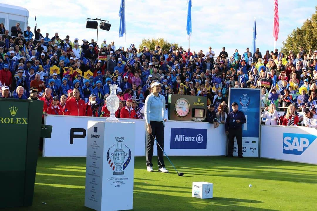 サンドラ・ガルさんのインスタグラム写真 - (サンドラ・ガルInstagram)「I had barely slept and the whole week was  a complete whirlwind. Signing autographs, press conferences, team meetings, make-up, dinner, photo calls, practice rounds, physio…but here I was in my home country, ready to tee it up in the biggest women’s event in professional golf and today was day 1. The Solheim Cup in Germany. I thought I might not make it off the first tee, or maybe even to the first tee. What if I completely embarrass myself? What if I let down my German fans that have never really seen me play in person? What if I let down my team? My fourball partner? Thoughts swirling in my mind in the distance. A big knot in my stomach and tons of adrenaline pumping through my veins 20 seconds after my alarm clock went off. No. I won’t let that happen again. I let it happen in 2011 in Ireland, but not here. Not now. I’m prepared. By now I know the only thing I can always rely on is the present moment. I know exactly what feel I will focus on over my drive, my irons, my chips and my putts. I have honed in my routine. And I will let nothing distract me from that focus. I sit down and start breathing. Breathing through the knot in my stomach and into my heart. I feel the joy and gratitude for being here. That’s it right here. That’s all I want to give to the crowds and to myself. 100% commitment to the moment, to the shot, to the joy for the game. I repeat this like a mantra. Over and over again until I’m so determined that nothing can deter me.  I step on that first tee. Hands shaking. Heart beating. Mind quiet. I hit the first tee shot and I’m off to having three of the best rounds of golf that I’ve ever had.   You can now sign up for a performance coaching with me. It is so much fun to see my clients take their game to the next level. Link in my bio.   #mentalstrength #performance #SolheimCup #pressure #moment #commitment」5月11日 5時20分 - thesandragal