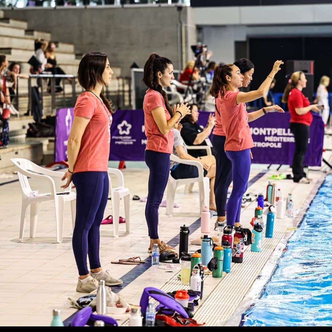 アンドレア・フエンテスさんのインスタグラム写真 - (アンドレア・フエンテスInstagram)「Oh mon Dieu.. What a week in Montpellier! Merci beaucoup @ffnatation for organizing this 2nd station for the @world_aquatics World Cup, great job! Every competition is a breakthrough and I can’t be prouder on how the team has overcomed every challenge. Great growth mindset. Shout out to my favorite team @artswimusa! We took risks and I’m not going to lie, it was scary but we had a lot of fun too. If I could define my self talk during this process: “Hello Andrea.. welcome to real sports, you always wanted that: an exciting and unpredictable sport. So now deal with it: take it as a challenge and not a threat. This is a new game and we are going to play the best hand possible. And guess what? Let’s enjoy the process too! After every uncomfortable situation there is space for growth” and heck yes…we are growing, as people, as athletes, coaches and as team. I love being surrounded with the best staff I could ask for: @annavoloshyna I’m so glad we are learning our Kraft together @teixeiralara, what can I say…best manager eva and much more, @heyheyyoon for bringing the duet to the next level, @victor_canosegura for all the work on the acrobatics, the team building activities and the huge emotional support and @coachmattnichols for all you do to make the team stronger! Thank you Hannah for keeping us healthy physically and mentally and @usaartisticswimming for being the best organization ever in all senses. We are all building this together. Also huge thanks to my personal mental coach Jordi Balaguer: I strongly believe that us, coaches, need to be at our best mental state possible to best support our athletes. I’m so glad I’m investing on it! Now I can’t wait for the next challenge to come. We close a chapter and we open a new one. I’m ready for that. We were born ready 👊.」5月11日 5時45分 - andreafuentes83