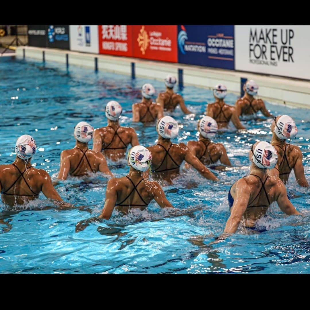 アンドレア・フエンテスさんのインスタグラム写真 - (アンドレア・フエンテスInstagram)「Oh mon Dieu.. What a week in Montpellier! Merci beaucoup @ffnatation for organizing this 2nd station for the @world_aquatics World Cup, great job! Every competition is a breakthrough and I can’t be prouder on how the team has overcomed every challenge. Great growth mindset. Shout out to my favorite team @artswimusa! We took risks and I’m not going to lie, it was scary but we had a lot of fun too. If I could define my self talk during this process: “Hello Andrea.. welcome to real sports, you always wanted that: an exciting and unpredictable sport. So now deal with it: take it as a challenge and not a threat. This is a new game and we are going to play the best hand possible. And guess what? Let’s enjoy the process too! After every uncomfortable situation there is space for growth” and heck yes…we are growing, as people, as athletes, coaches and as team. I love being surrounded with the best staff I could ask for: @annavoloshyna I’m so glad we are learning our Kraft together @teixeiralara, what can I say…best manager eva and much more, @heyheyyoon for bringing the duet to the next level, @victor_canosegura for all the work on the acrobatics, the team building activities and the huge emotional support and @coachmattnichols for all you do to make the team stronger! Thank you Hannah for keeping us healthy physically and mentally and @usaartisticswimming for being the best organization ever in all senses. We are all building this together. Also huge thanks to my personal mental coach Jordi Balaguer: I strongly believe that us, coaches, need to be at our best mental state possible to best support our athletes. I’m so glad I’m investing on it! Now I can’t wait for the next challenge to come. We close a chapter and we open a new one. I’m ready for that. We were born ready 👊.」5月11日 5時45分 - andreafuentes83