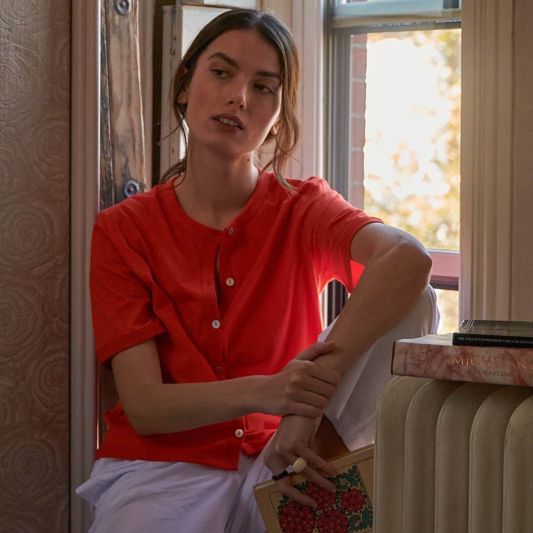 デミリーのインスタグラム：「Clean simplicity meets colorful versatility. Explore the Play With Colors capsule collection, exclusive to Japan in proud partnership with @ronhermanjp @demyleejp」