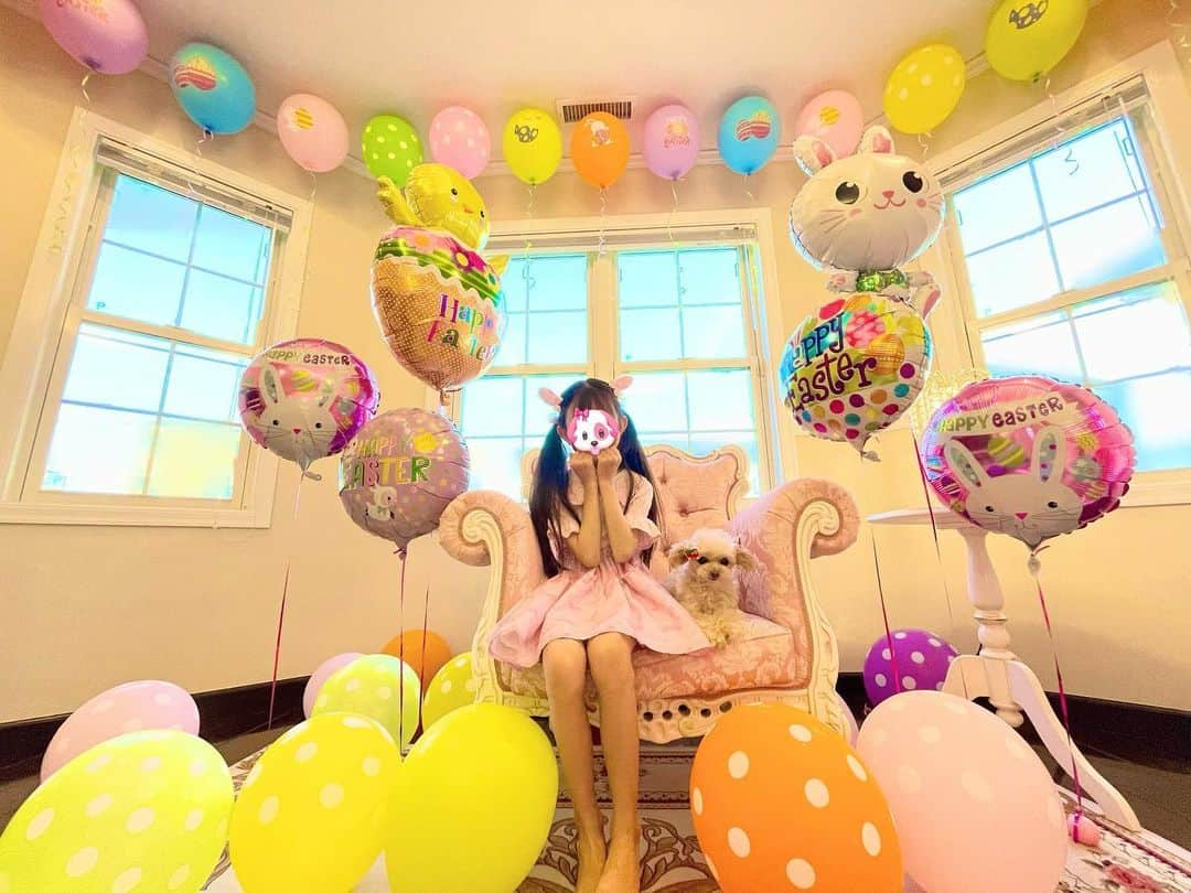 寿リリカさんのインスタグラム写真 - (寿リリカInstagram)「♡ 🐣🥚🎈Easter room🎈🥚🐣 ♡ カラフルバルーンで飾り付け🎈🌈🧡💜💗💚💙💛❤️ うさぴよちゃん🐰🐥💖💖 ♡ #イースターパーティー #イースターバルーン #イースター飾り #イースタールーム #easter #バルーンアート #バルーン装飾 #easterbunny #easterparty #ホームパーティー」5月10日 21時24分 - ririkakotobuki