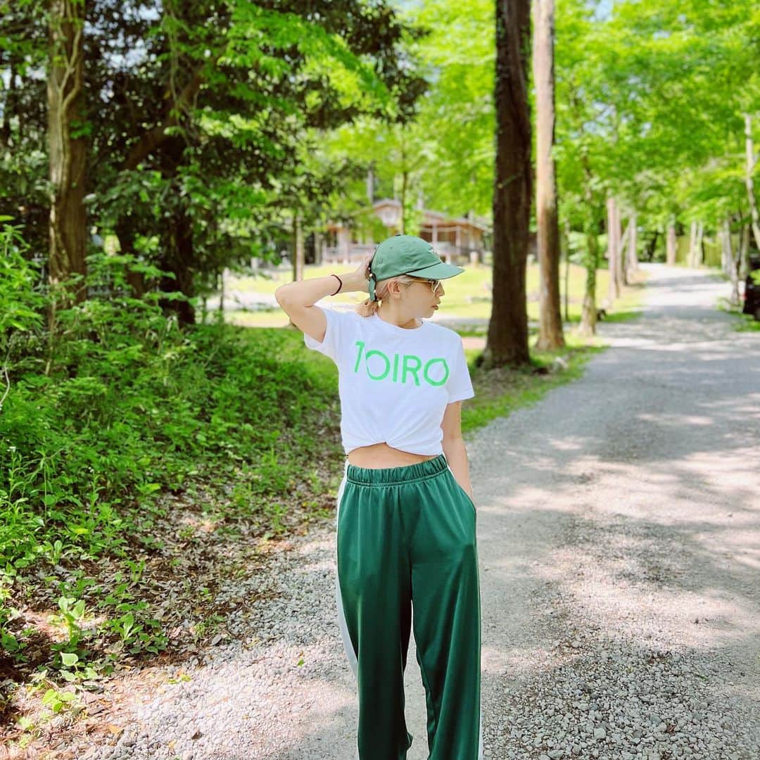 西山美希子のインスタグラム：「キッズのトイロT（サイズ2）がマイブーム。そればかり毎日着てる！#TOIRO #TOIRO.」