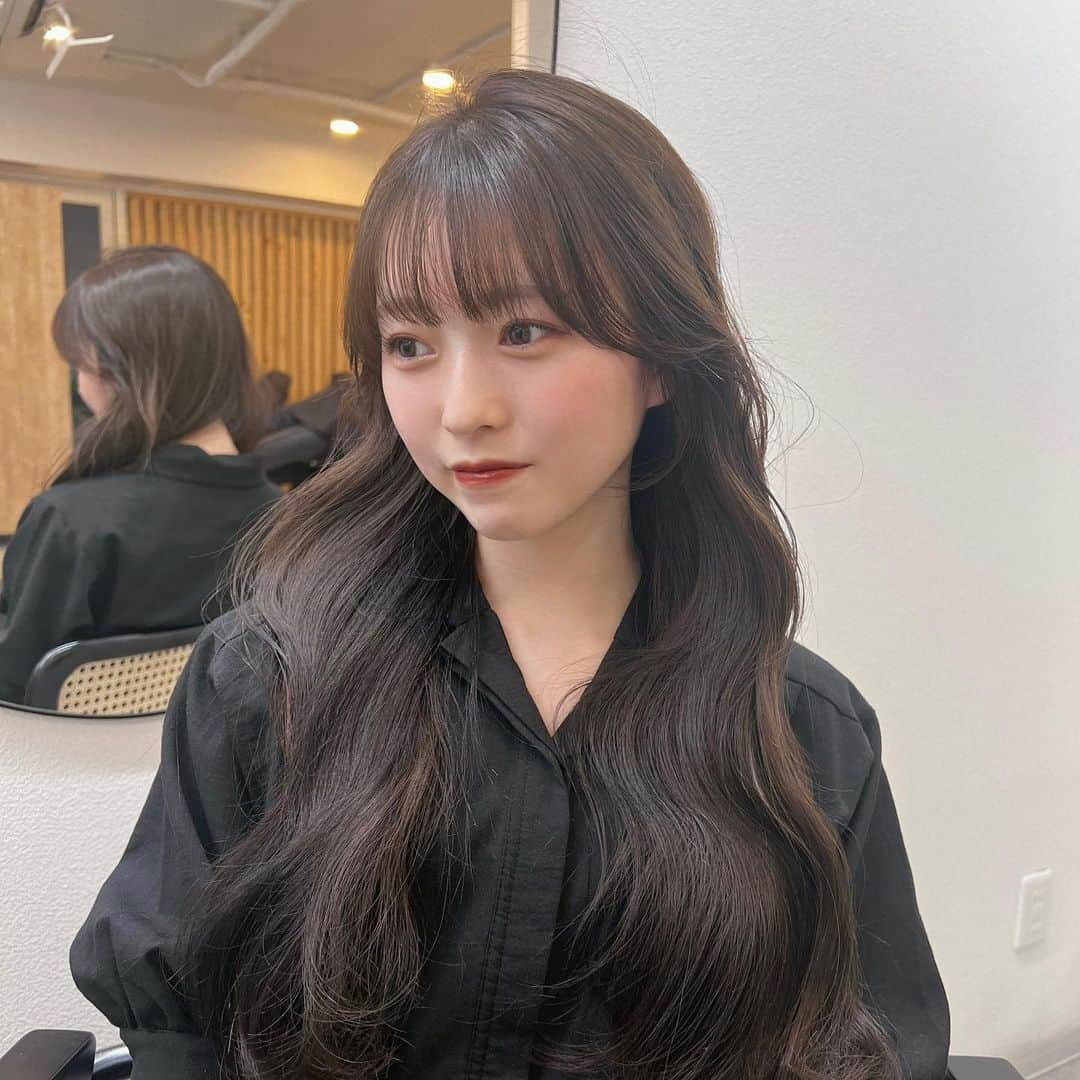 右近心優さんのインスタグラム写真 - (右近心優Instagram)「大人っぽくしてもらった🩶🤍   #ヘアースタイル  #ヘアー   #ウェーブ巻き  #美容  #04  #ootd」5月10日 21時34分 - miyu_.0913