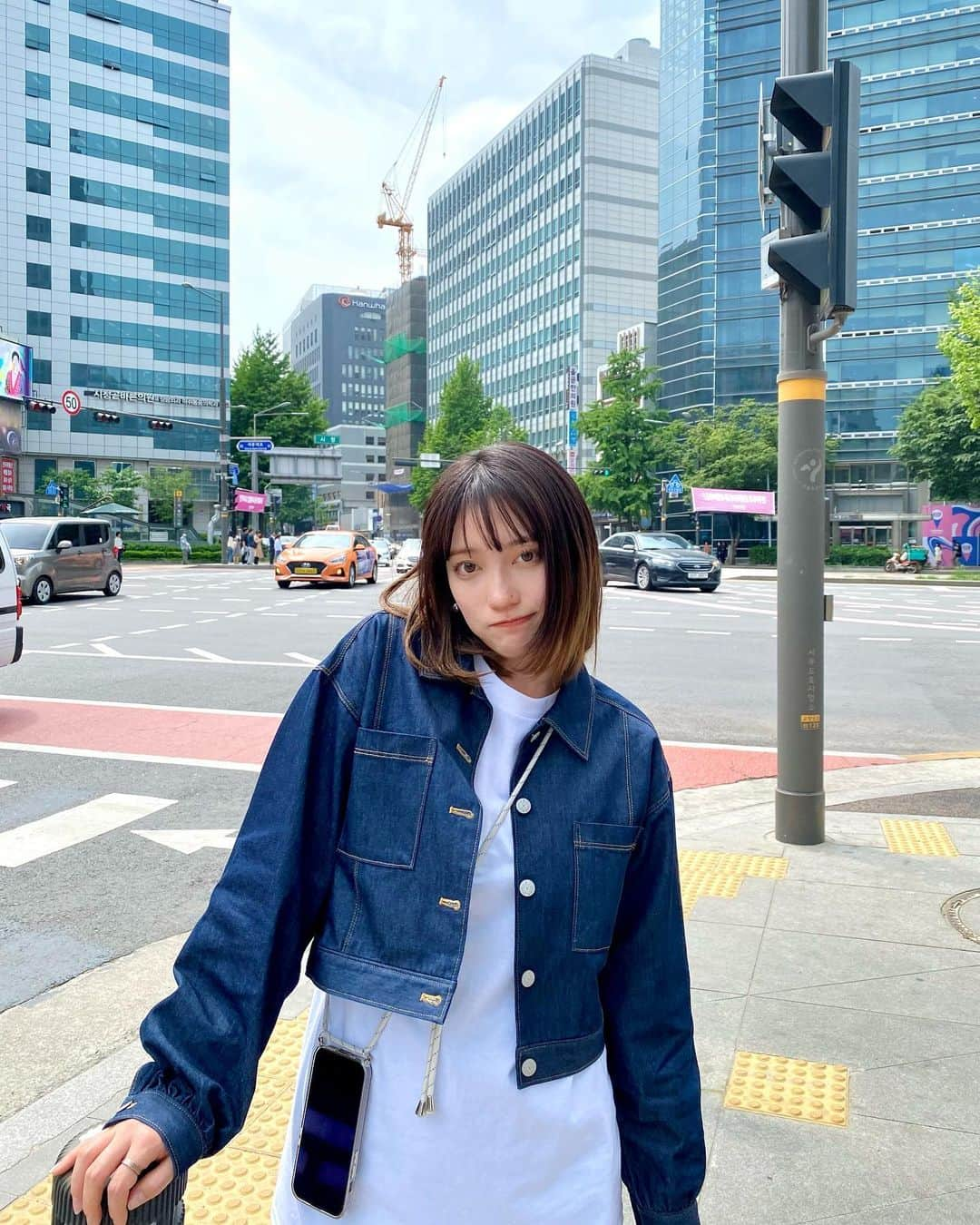 柚木ふゆさんのインスタグラム写真 - (柚木ふゆInstagram)「・ ・ ・ 韓国の交差点はなんだか映える気がする☺️📸 ・ ・ ・ ・ ・ ・ ・ ・ ・ ・ #サロンモデル #人像攝影 #人物攝影 #模特 #攝影 #lfl #l4l #fff #淡色女子 #クルミ韓服 #サロモ #韓国旅行 #韓国 #韓国グルメ #韓国ファッション #韓国ヘア #渡韓 #ソウル旅行 #ソウル #ソウル旅 #ソウル観光 #ソウルグルメ #서울 #한국 #서울여행 #한국여행 #한복 #경복궁 #明洞 #명동」5月10日 21時36分 - fuyu_yuzuki