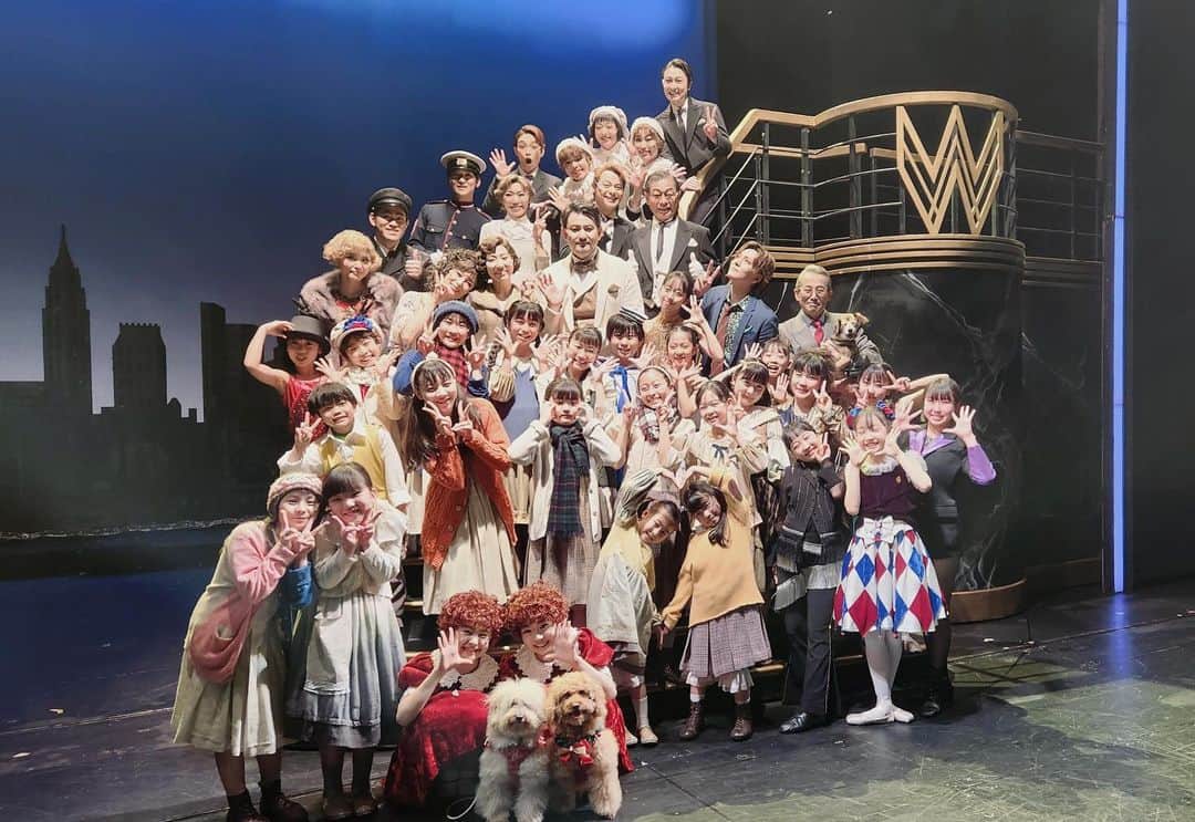 島ゆいかのインスタグラム：「🧡💛❤️ #musical #annie #ミュージカル #アニー #アニー2023」