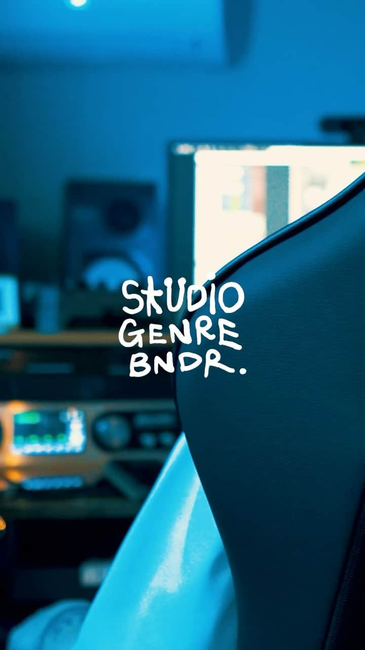 DJ B=BALLのインスタグラム：「今年は沢山の楽曲をOUTPUTしていきます🎹☕️  精神と時の部屋のような @studio_genrebndr にて日々音楽を探求しています🐉  楽しみにしといてください✌️」