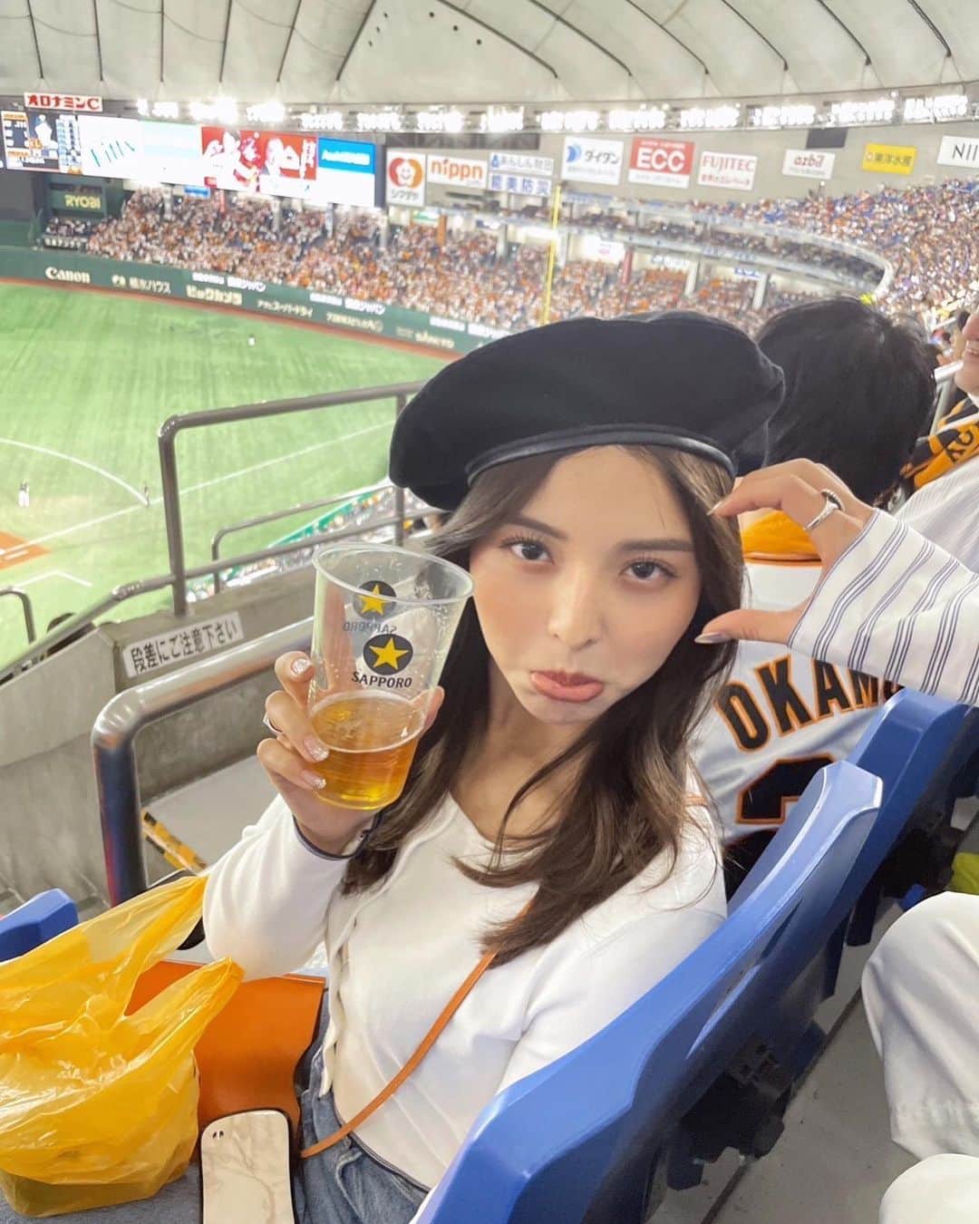 天野一菜さんのインスタグラム写真 - (天野一菜Instagram)「. 少し前の野球観戦⚾️ 初心者でもとっても楽しめました、また行きたい☺️」5月10日 21時44分 - _i_t_s_u_n_a_