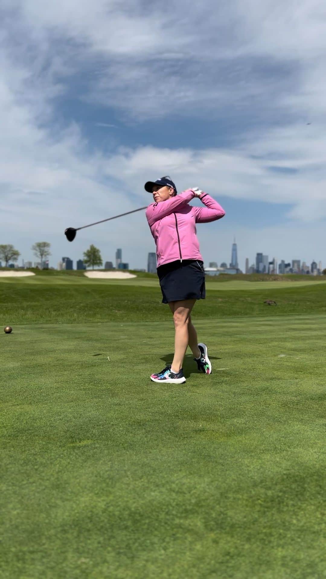 モーガン・プレッセルのインスタグラム：「Happy #NationalGolfDay! ⛳️ How are you celebrating today? Tell me in the comments below! ⬇️」
