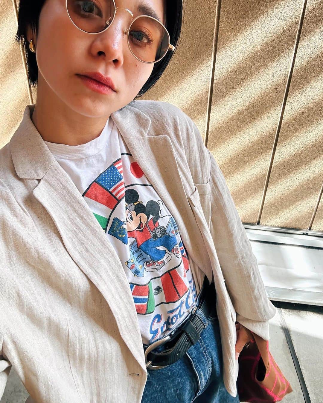 忍舞のインスタグラム：「ジャケット羽織るだけで カジュアルが少しキリッと✨  #しのぶんコーデ #wom0604」