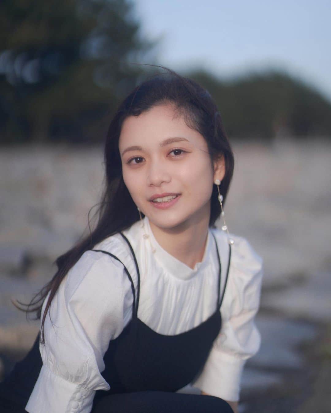 上田彩瑛のインスタグラム：「💐 会う人会う人にとてもよかったと褒められるので調子乗って3投稿目です…🥹お気に入り多い…  📷 @sober_boooy   -----  実はこの直前にさらさんにマツパして頂き、目元ぱっちりにしてもらってました〜🥰ありがとうございました！ @une_fleur_sara」