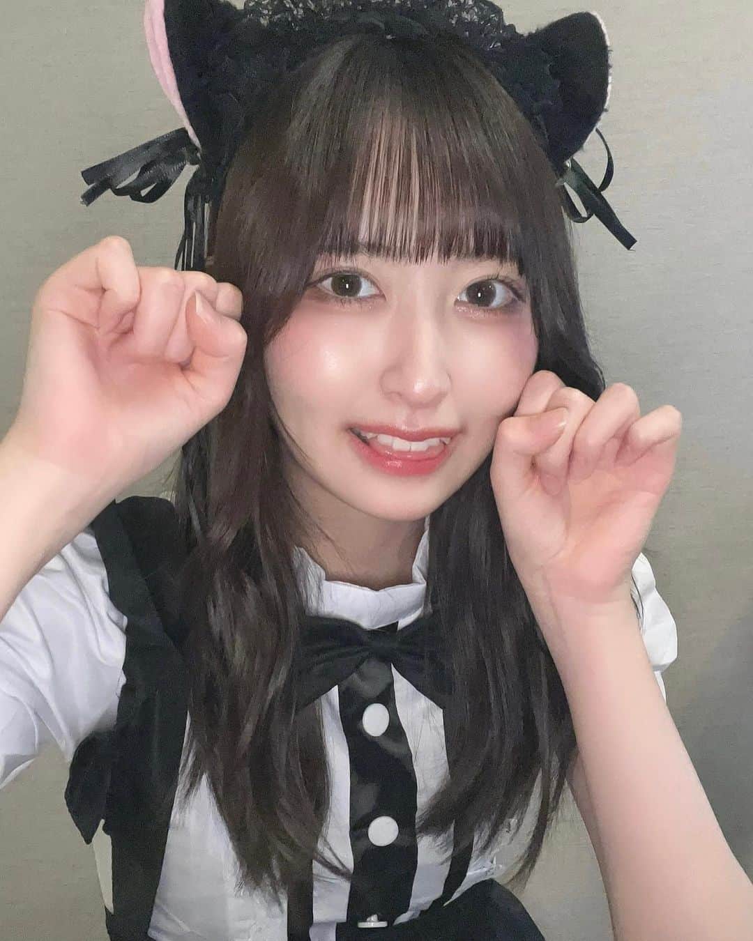 川中子奈月心のインスタグラム：「インスタでは初暗髪ですな🐈‍⬛♥  #ljk #05 #過去pic #コスプレ #メイドの日」