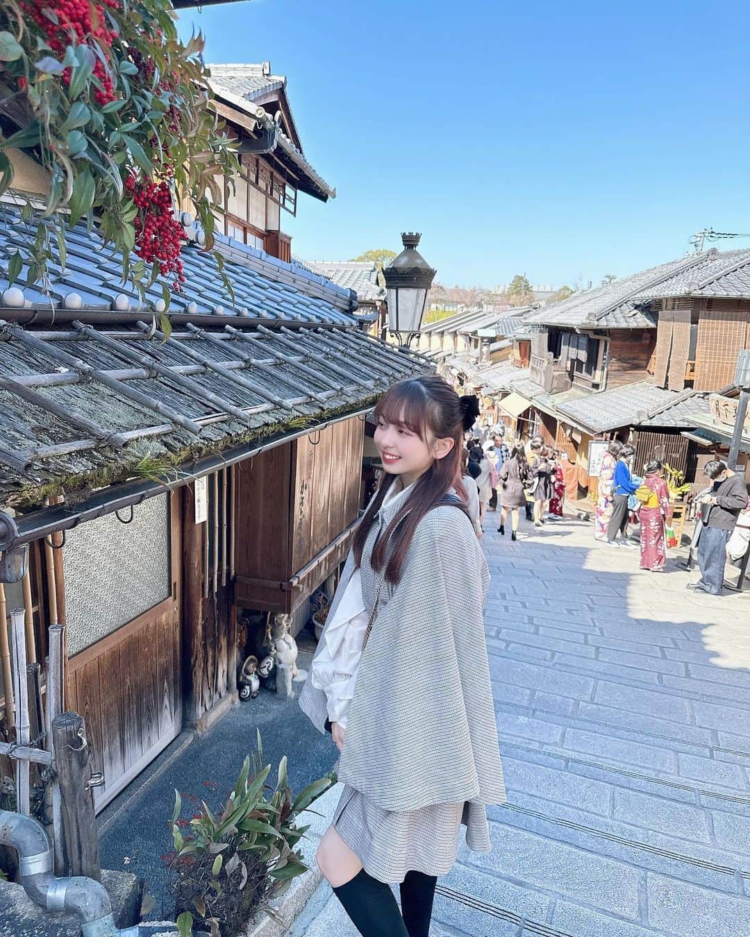 西田ひらりのインスタグラム：「京都観光part1🌿  春休みに京都に行ってしました♪まずは清水寺と高台寺を巡ってきました！  京都は数年ぶりに行きましたが、やっぱり京都の街並み素敵だなぁと改めて感じました🥺  写真いっぱい撮ってきたので、何回かに分けて投稿させてもらいます☺︎」