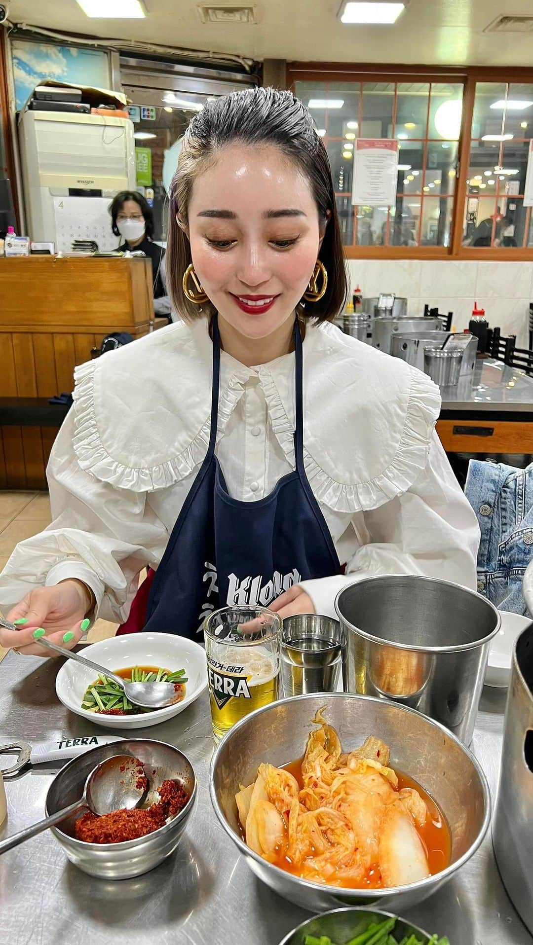 梅谷安里のインスタグラム：「先月の韓国で🇰🇷 美味しいものたくさん食べた。 また近々行きたいなぁ〜🥹🇰🇷 #お店の詳細はタグ付けしたよ🏷 #あん旅 #eateateateateat  #seoul#韓国旅行 #ソウルグルメ」