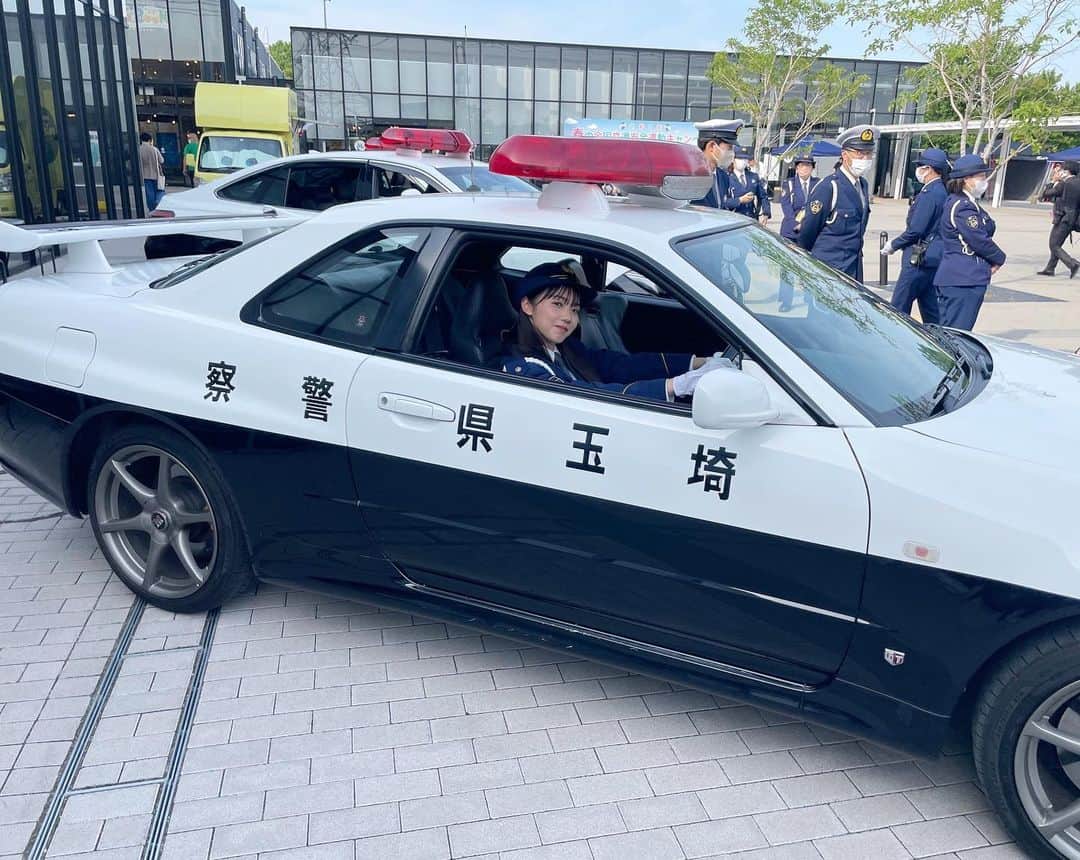 日向未来さんのインスタグラム写真 - (日向未来Instagram)「🫡🫡  人生初のパトカーにも乗らせていただきました！！！！！  運転席に乗れたのでドヤってみました🚓🚨  警察官の皆さんも本当に温かく迎えてくださって 優しさに包まれた1日でした^^ ありがとうございました！！！」5月10日 22時50分 - mirai_hinata.official