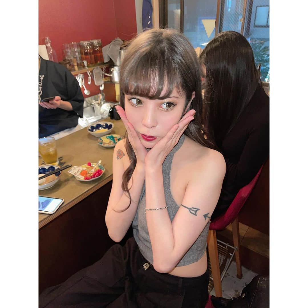中川ジュリアのインスタグラム：「1年経つのはえ〜！もうすぐ28歳」