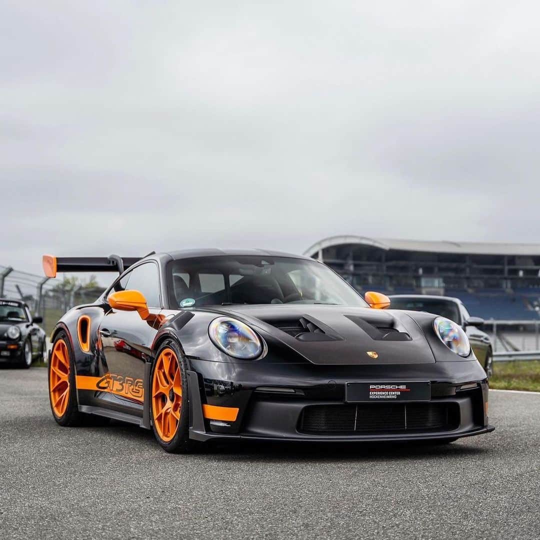 CarsWithoutLimitsさんのインスタグラム写真 - (CarsWithoutLimitsInstagram)「992 Porsche GT3RS in a familiar spec   📸 @about.cars.yo   #carswithoutlimits #porsche #gt3rs #porschegt3rs #gt3rs992」5月10日 22時57分 - carswithoutlimits