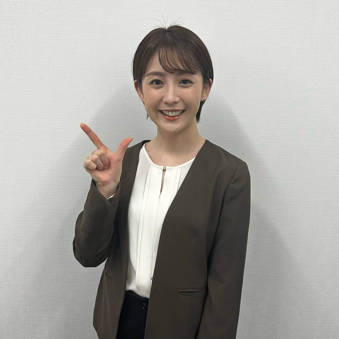 テレビ新広島さんのインスタグラム写真 - (テレビ新広島Instagram)「控え室にて🫶💛  “ライクポーズ”いただきました😊  #フジテレビ #フジテレビアナウンサー #宮司愛海 #みやじまなみ #livenewsit #ライブニュースイット」5月10日 23時03分 - tss_tv_official