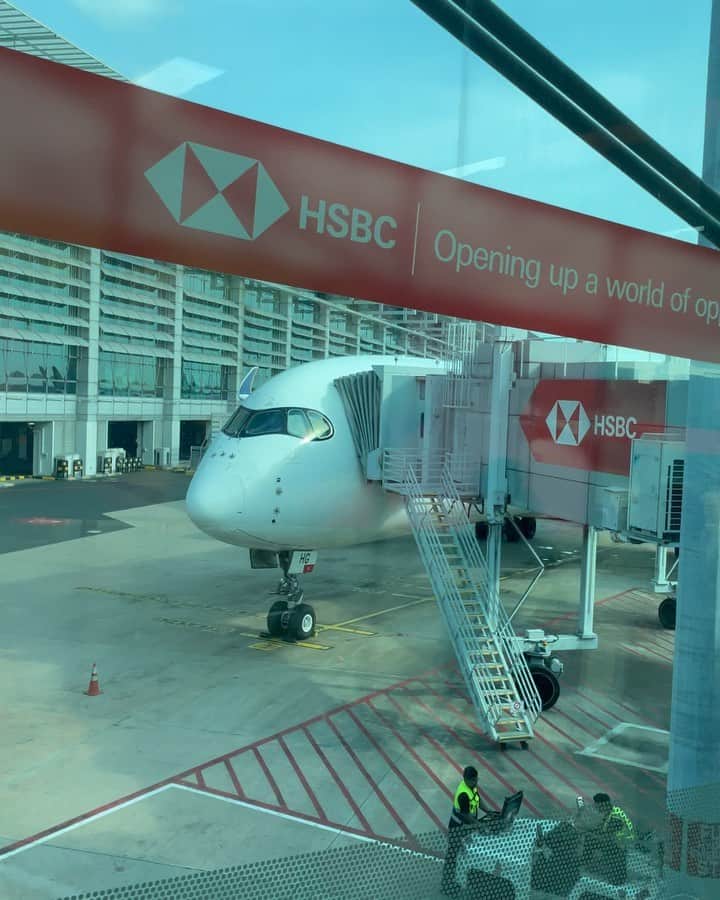 청담 수케이크 (atelier soo)のインスタグラム：「ㅡ Hi 👋 singapore 🇸🇬✈️ @febspantry   #soocake」