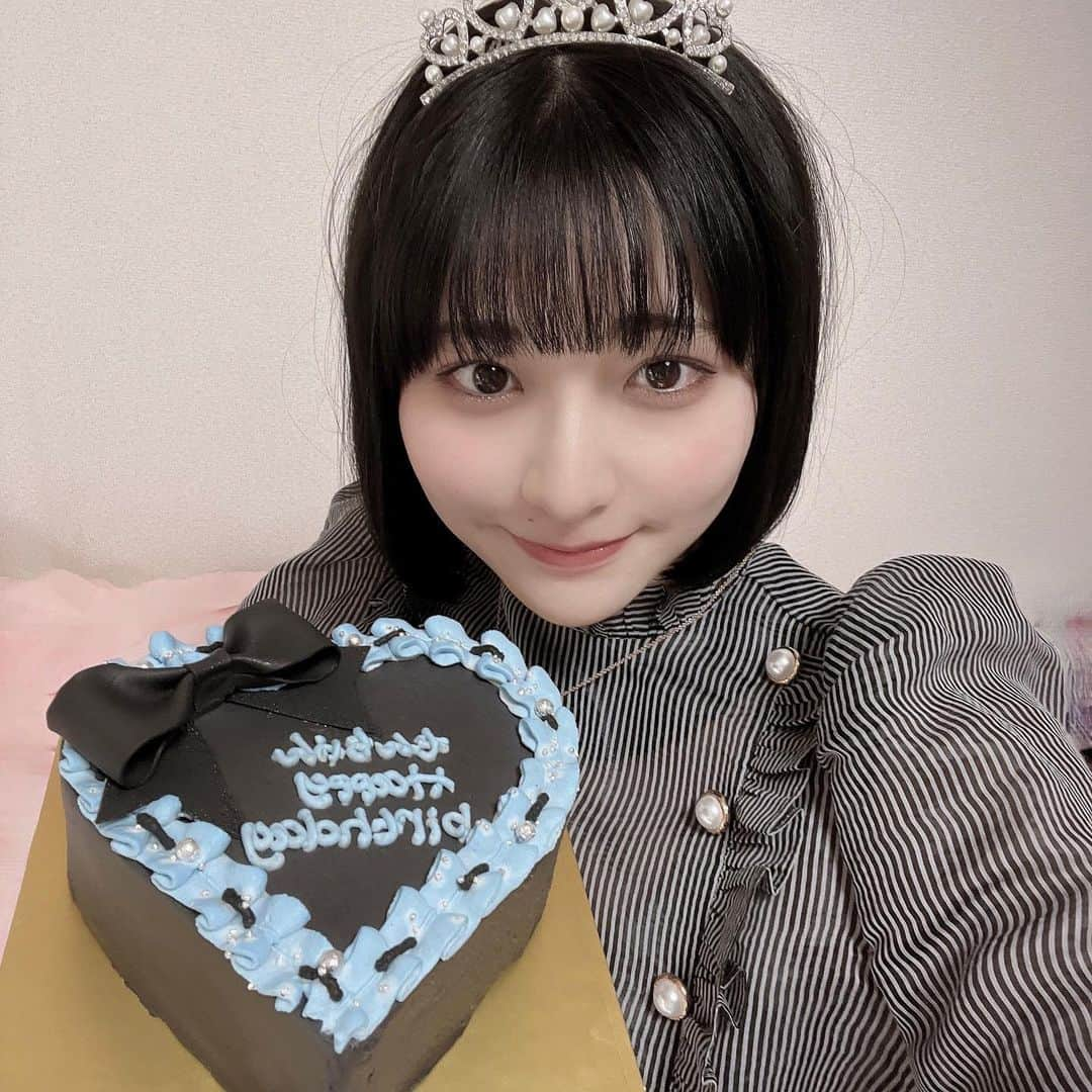 桜ひなのさんのインスタグラム写真 - (桜ひなのInstagram)「・ るんちゃんが誕生日ぱーちぃ開いてくれたの⸝⸝o̴̶̷̥᷅_o̴̶̷̥᷅⸝⸝ ⁡ ケーキも好きな黒と水色にしてくれた߹ㅁ߹) ⁡ しあわせ空間すぎて、幸せでだった(？) るちゃんありがとねだーいすき (⸝⸝⸝ᵒ̴̶̷̥́ ᵕ ก̀⸝⸝⸝)ෆ ⁡ ⁡ ⁡ ⁡  #桜ひなの  #律月ひかる  #forever   #るんもん  #誕生日  #パーティ   #ケーキ」5月10日 23時05分 - hinano_sakura_official