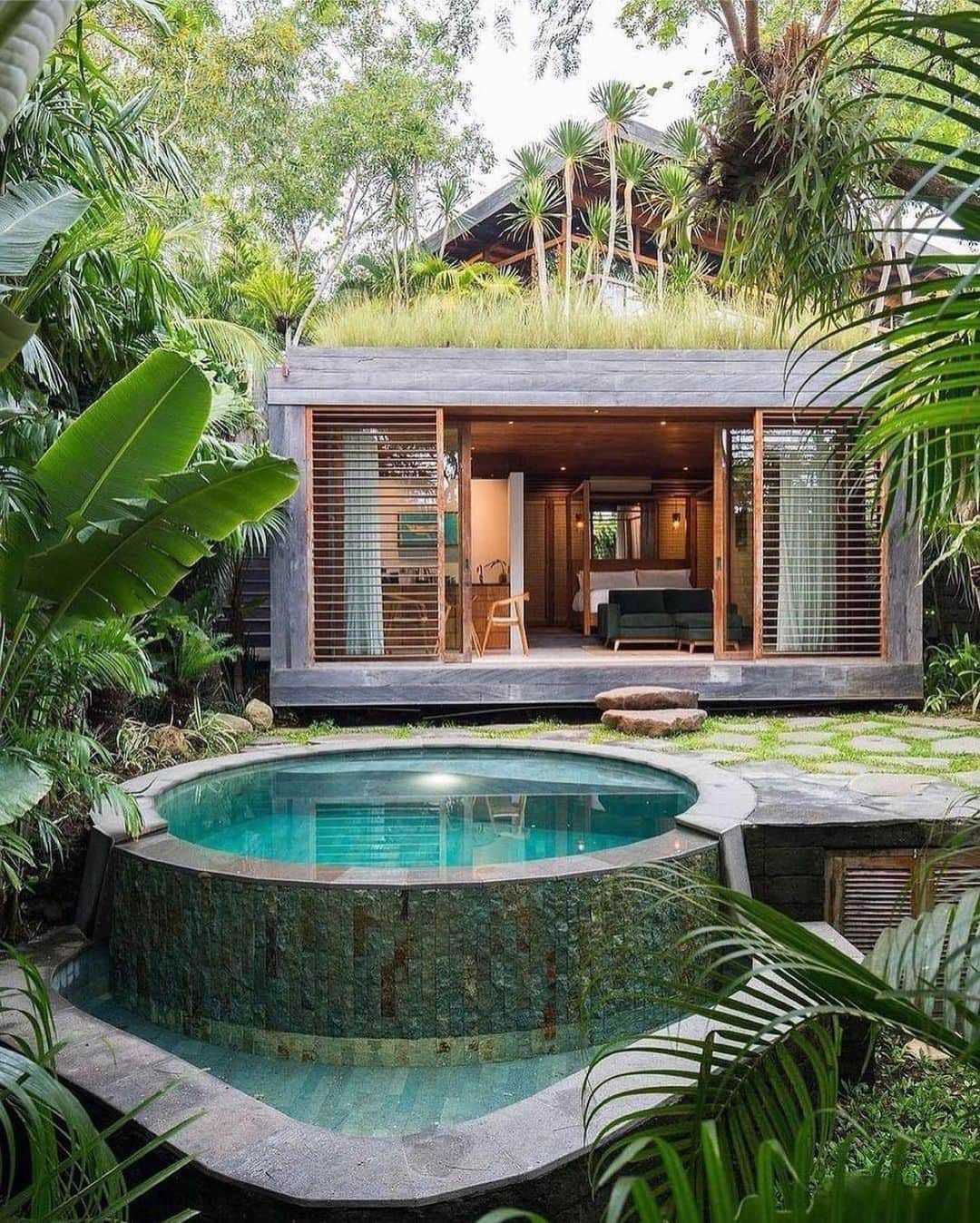 アダム・センのインスタグラム：「Huge fan of blending architecture with nature. Hate when you see a development and they clear all the land before starting the build.   Uluwatu Surf Villas🌴  📸 @uluwatusurfvillas ⠀⠀⠀⠀⠀⠀⠀⠀⠀  #architecture #pool #home #design」