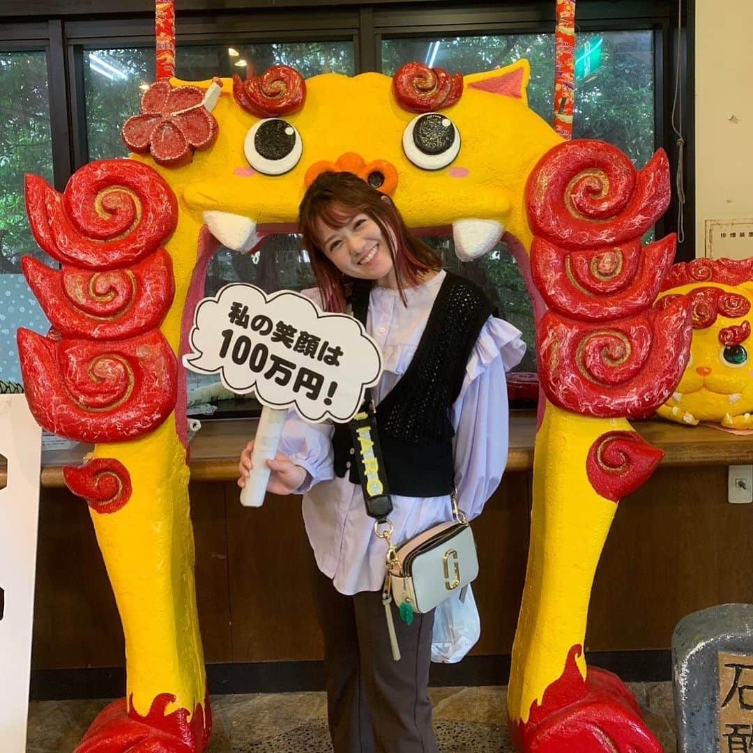 AIMIのインスタグラム：「100万円‼️  #AIMI#笑顔の輪#沖縄#シーサー」