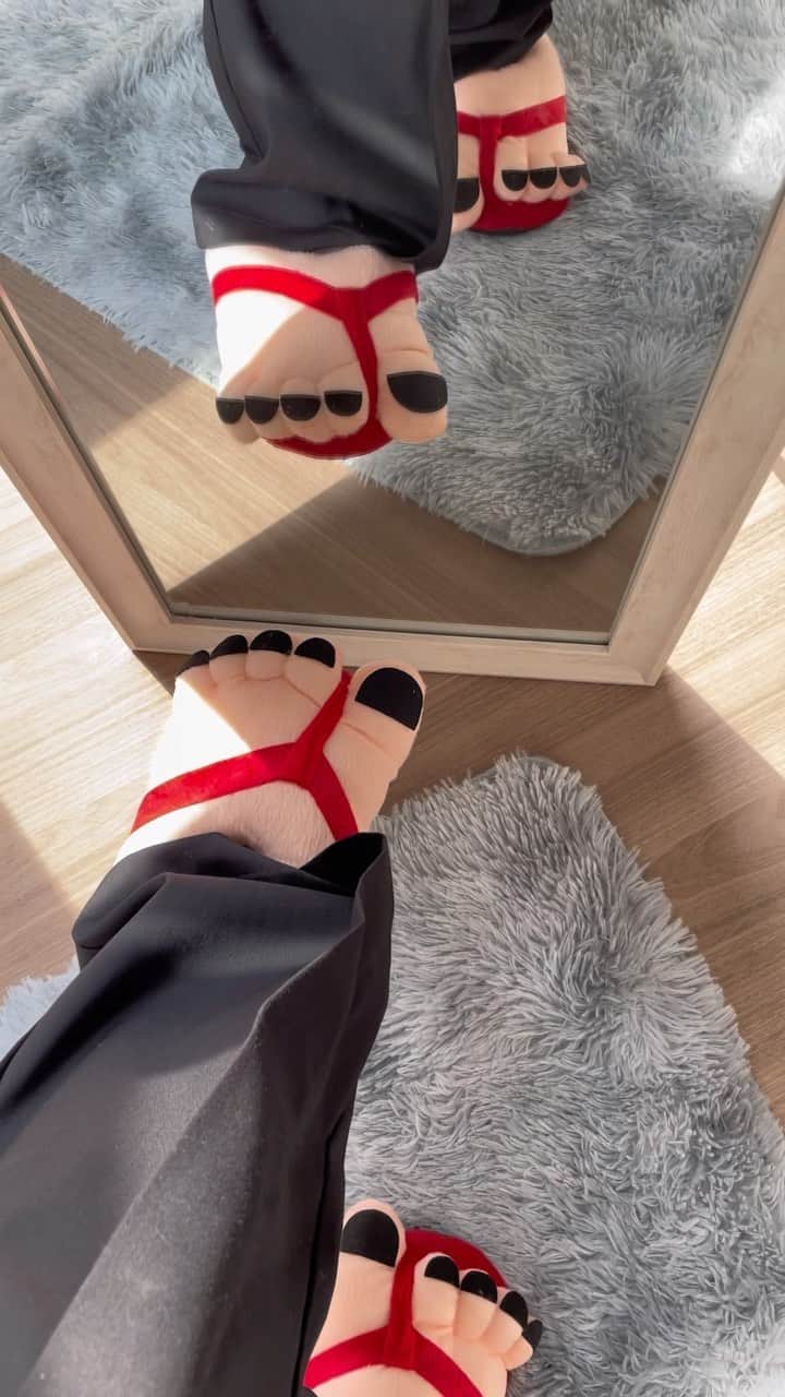SHEINのインスタグラム：「We guess beauty really is in the eye of the beholder 🤣 Which items put you in a silly goofy mood? 👇  🔎10972904  #SHEIN #SHEINstyle #fashion #chic #saveinstyle」