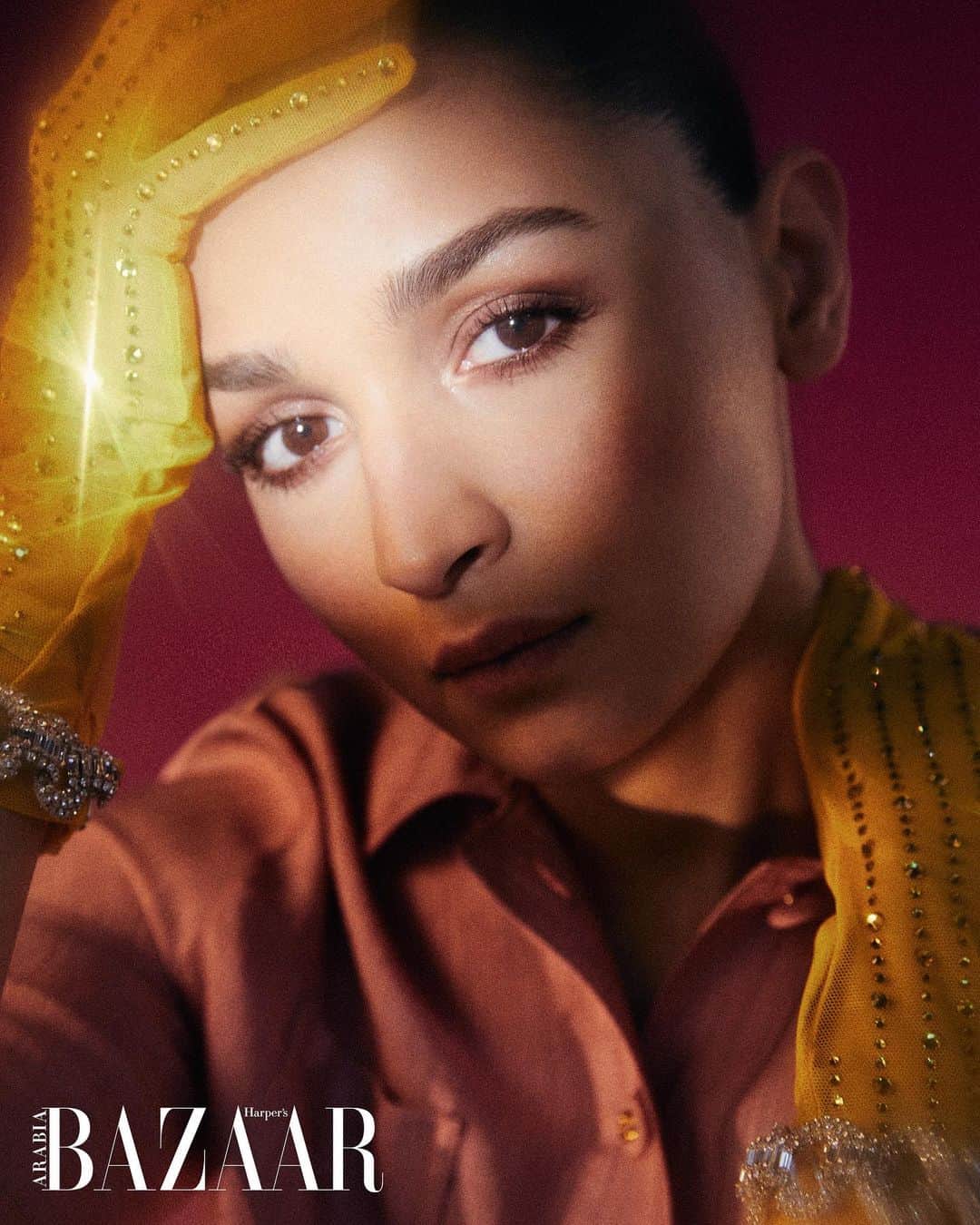 アリア・バットのインスタグラム：「Hi there @harpersbazaararabia 💕」