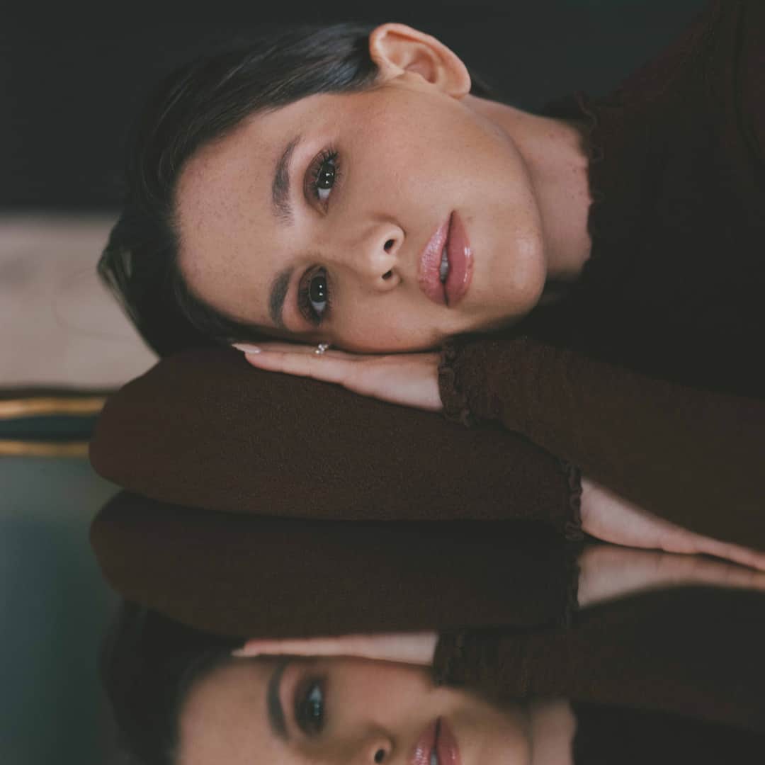 Motives Cosmeticsのインスタグラム：「Beauty is more than skin deep, it's an expression of who we are. That's why I created the Amber x Motives collection to help enhance your natural beauty and empower you to shine from the inside out. ❤️ Amber」