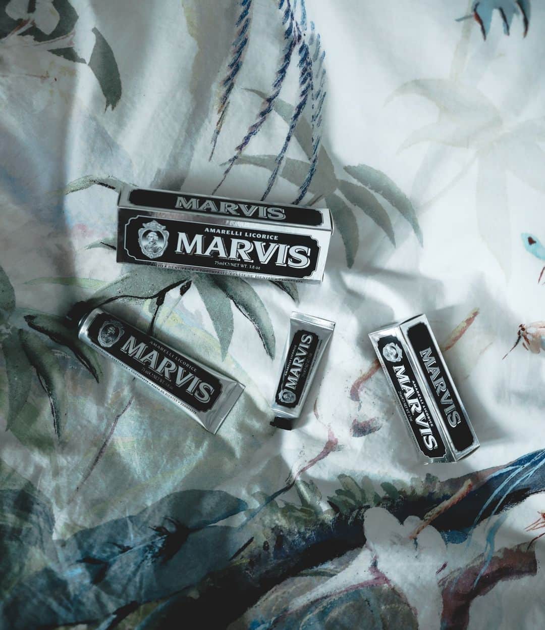 Marvis®️ Official Partnerのインスタグラム：「Mornings worth getting out of bed for #AmarelliLicorice」