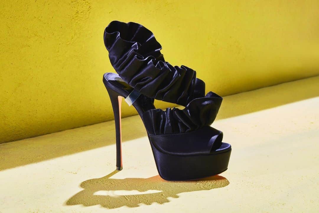 barneysnyofficialのインスタグラム：「A stiletto sandal that feature ruffled silk straps and sit on a 150mm heel.@louboutinworld」
