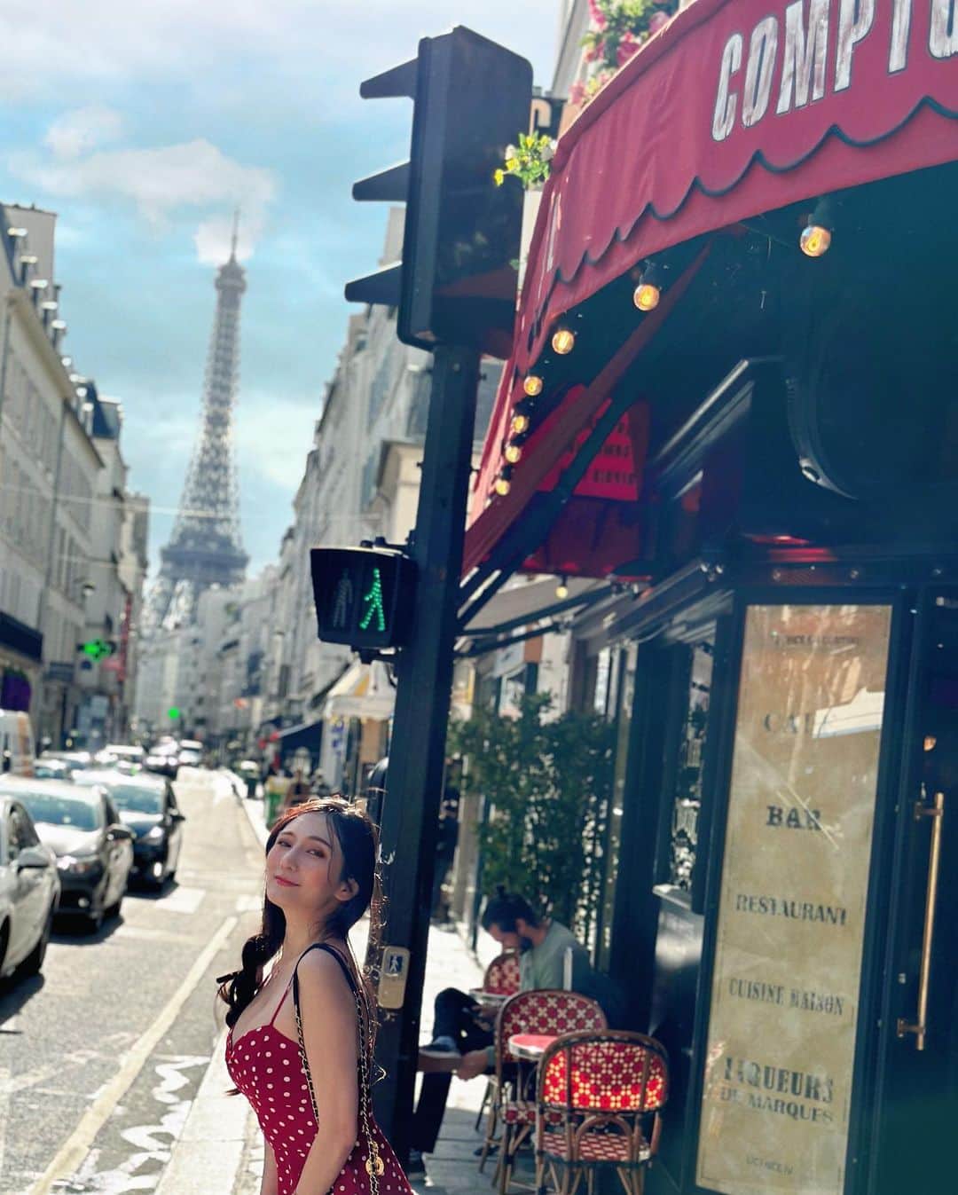 漢娜Hannahさんのインスタグラム写真 - (漢娜HannahInstagram)「Love Paris 🤍 #latoureiffel #lerecrutementcafe #paris」5月11日 1時04分 - callmetsts