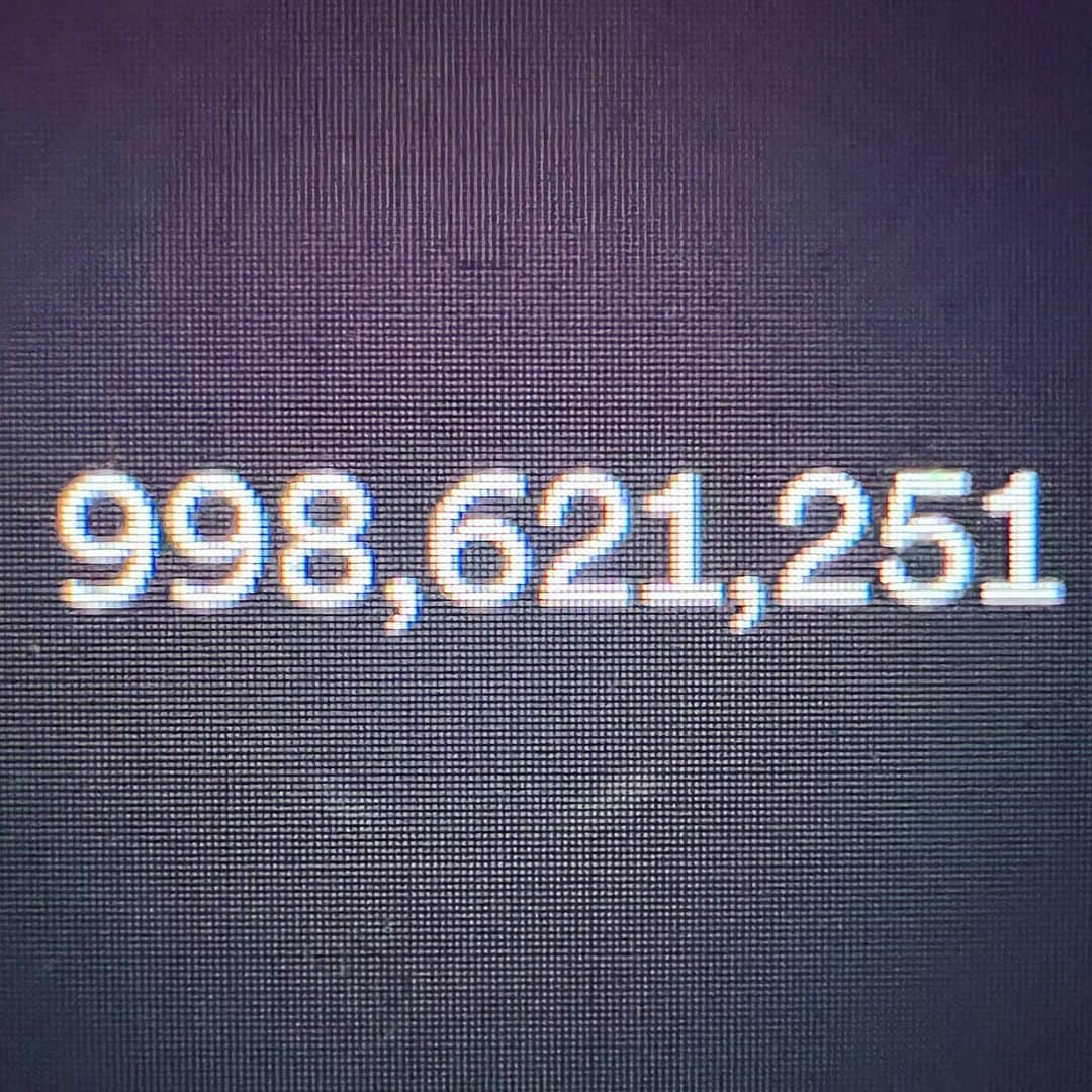 キャピタル・シティーズのインスタグラム：「It’s just a number. . #safeandsound #billion #spotify」