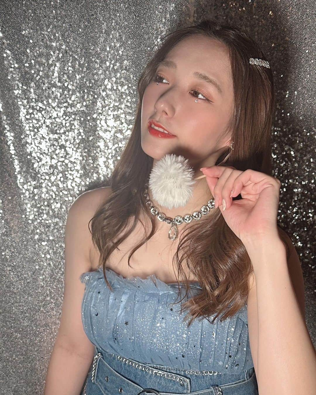 西村彩有里さんのインスタグラム写真 - (西村彩有里Instagram)「お誕生日プレゼントに韓国アイドル体験させてもらったよ🫶🏻 ヘアメイク自分だけどKPOPアイドルっぽく出来たかな？🥺  今の待ち受けこの時のAGOなんだ〜🥳  #stagea #AGO #韓国アイドル#韓国アイドル体験」5月11日 1時12分 - 24sayu