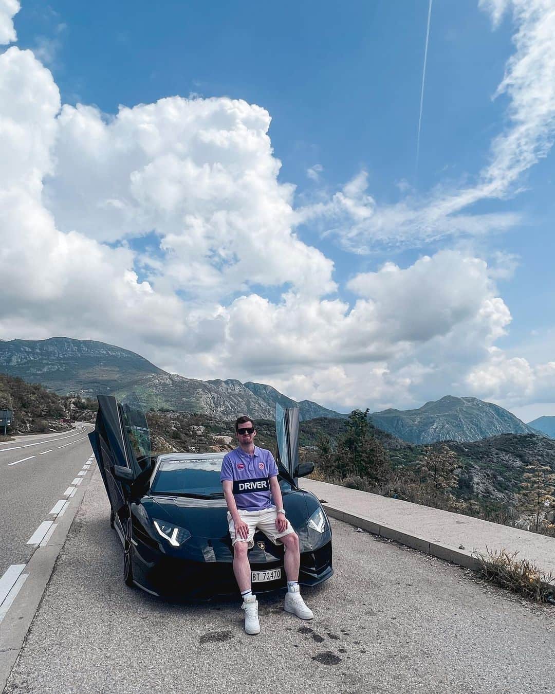 アラン・ウォーカーのインスタグラム：「Vacation Time! 🏎️」