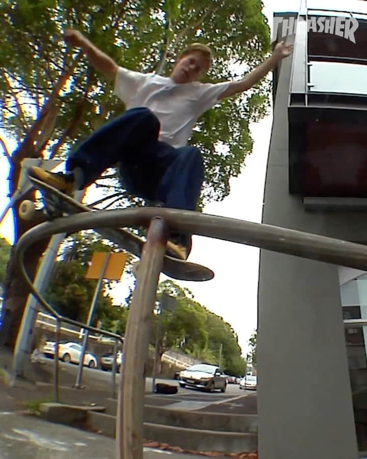 スラッシャーのインスタグラム：「🚨 @rowandavis_ is PRO AF for @girlskateboards 🚺 New part playing on our YouTube channel 📺 🎬 @johnmarello」