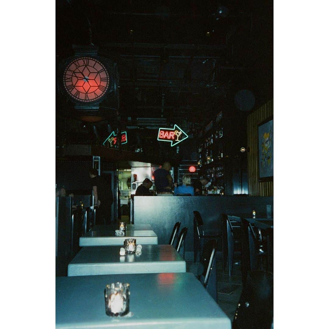 イリース・バウマンのインスタグラム：「Montréal on 🎞️」