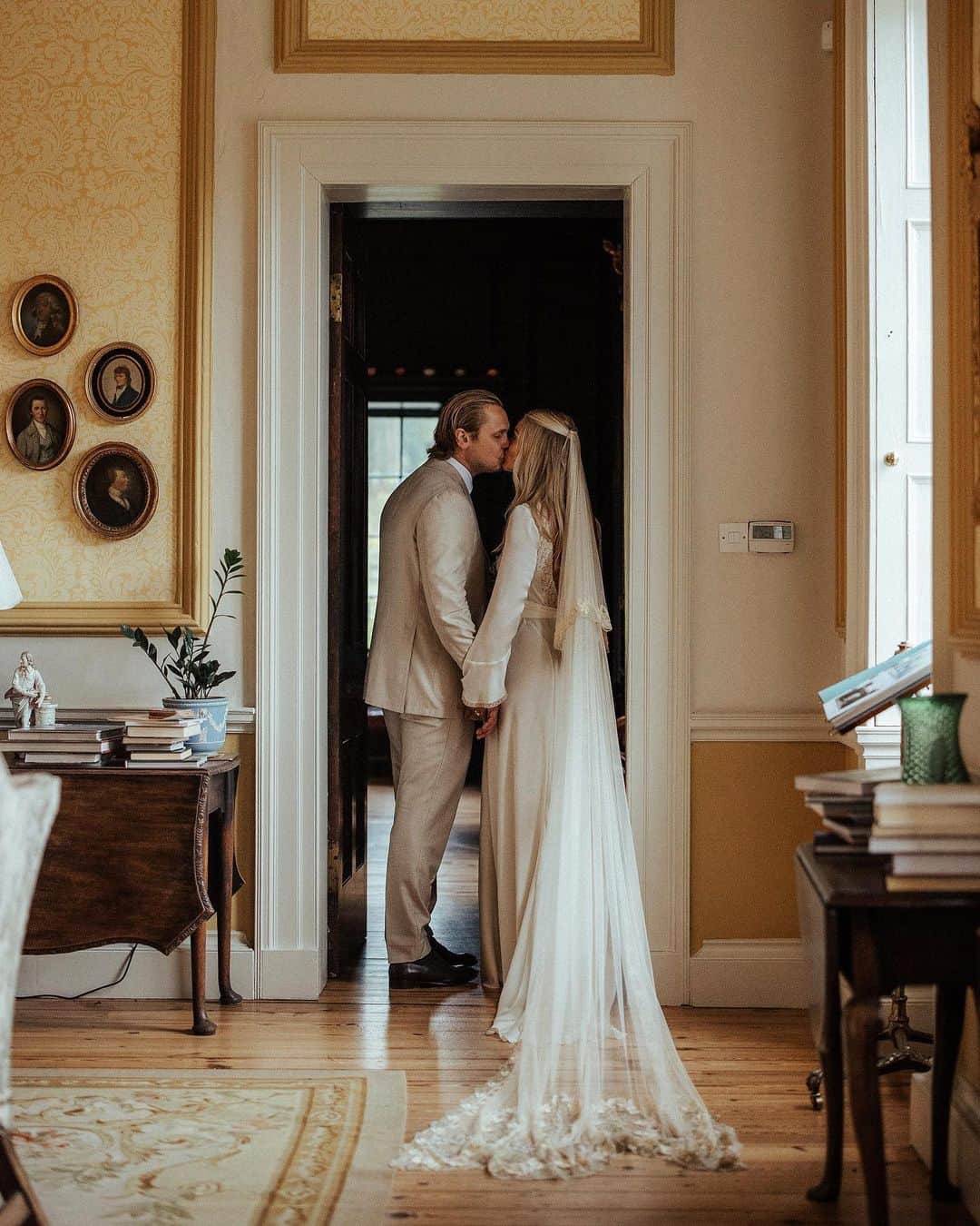 British Vogueさんのインスタグラム写真 - (British VogueInstagram)「When twin sisters Orlagh and @Gemma_McCloskey got engaged within months of each other, they decided one wedding was better than two. “It seemed more natural to do it together,” says Orlagh, co-founder of fashion brand @Rixo, who designed both of the brides’ vintage-inspired wedding dresses for their big day. Their grooms didn’t require too much convincing either. “They said as long as we don’t share honeymoons, then we don’t care!” Click the link in bio for all the details of the joint wedding.  Photographed by @AnouskaPB.」5月11日 1時26分 - britishvogue