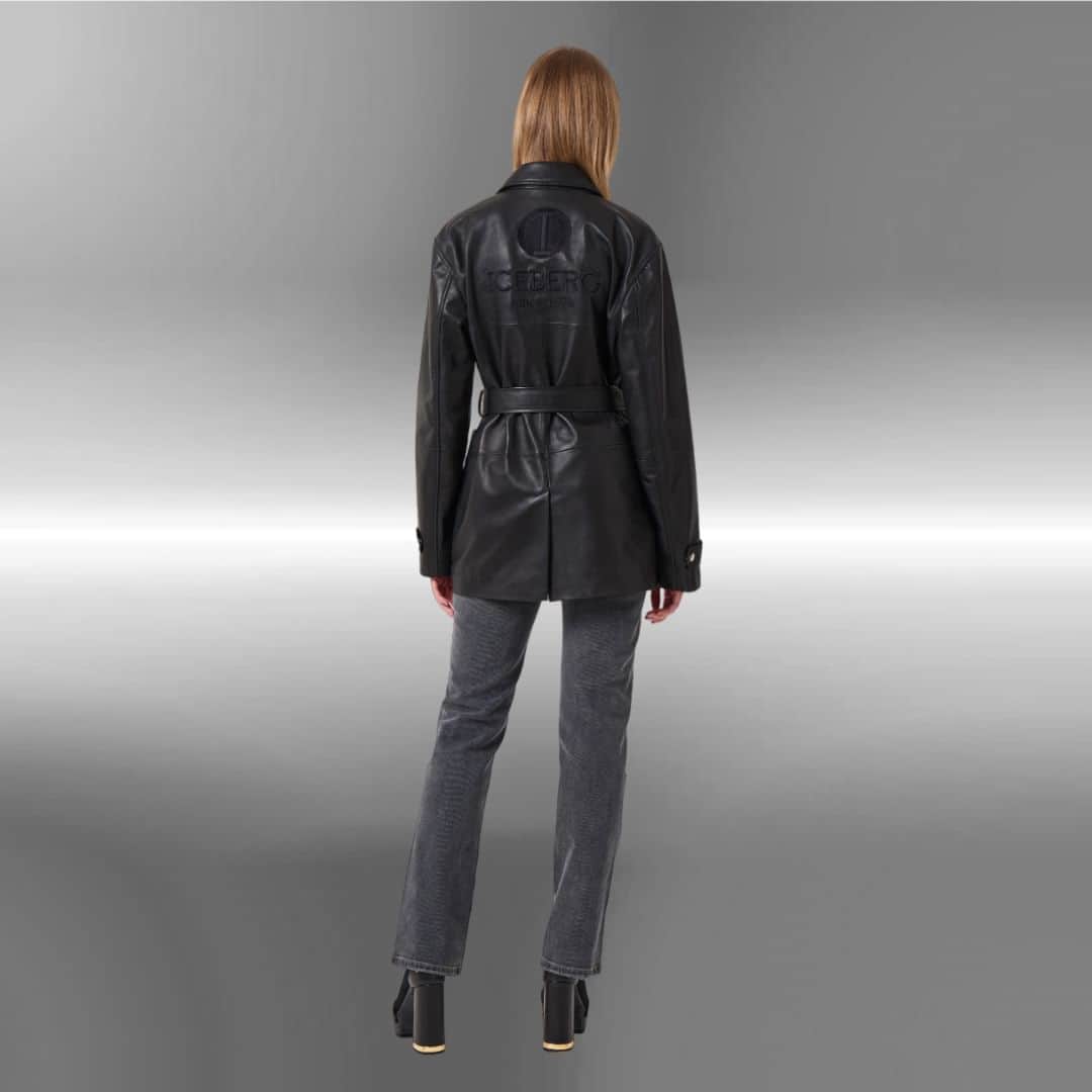 アイスバーグのインスタグラム：「Black leather jacket reloaded. Discover the ICEBERG Spring Summer biker trench available in the selected stores.  www.iceberg.com  #iceberg1974 #iceberg #ss23 #leatherjacket」