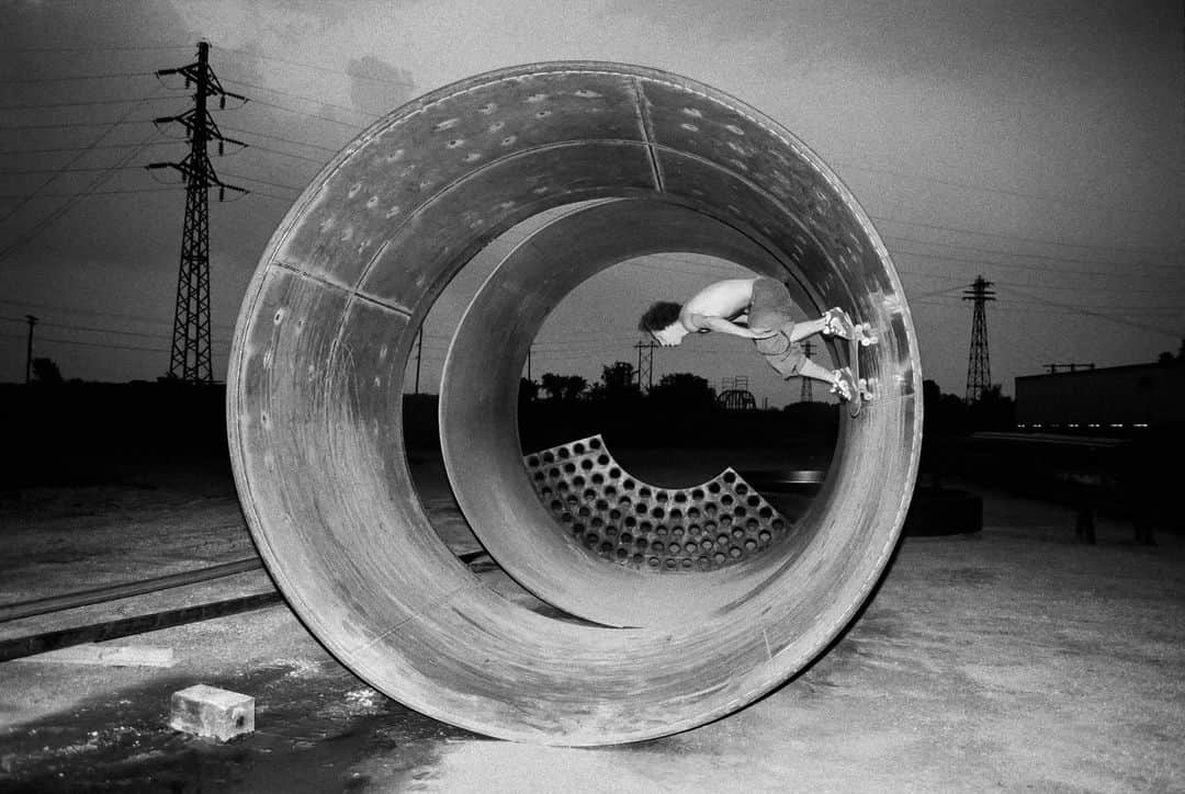 Dazed Magazineさんのインスタグラム写真 - (Dazed MagazineInstagram)「"I always felt that, to be a skater, you needed to have a faulty wire somewhere," says photographer @ed.templeton 🛹⁠ ⁠ He leapt into the life of picture-making in 1994, following his encounters with Larry Clark’s Teenage Lust (1983) and Nan Goldin’s The Ballad of Sexual Dependency (1986). “Those books really hit me,” he tells Dazed in a conversation over the phone. “I used to always think you had to go somewhere exotic and shoot a war to be a photographer. Once I realised that you could document your own world, I began hoovering everything up with my camera.”⁠ ⁠ For Templeton, #skating and photographing came hand in hand. He was doing what he loved, and he did it compulsively. It’s no surprise, then, that his new three-decades-in-the-making photo book, Wires Crossed, is a huge and unruly object. It chronicles the thrills and spills of the skateboarding subculture between the 1990s and early 2000s through the lens of a participant-observer – at once “one of them” and a pioneer. ⁠ ⁠ From masterminding the cult brand Toy Machine to wrecking a string of world championships and beyond, Templeton has become a legend in the annals of skateboarding history. His book might be as powerful a record of skate life – its wayward youth and lust for the road – as has ever been made.⁠ ⁠ Read our full interview through the link in our bio 🔗⁠ ⁠ 📷 @ed.templeton ⁠ ✍️ @alex_merola」5月11日 1時50分 - dazed
