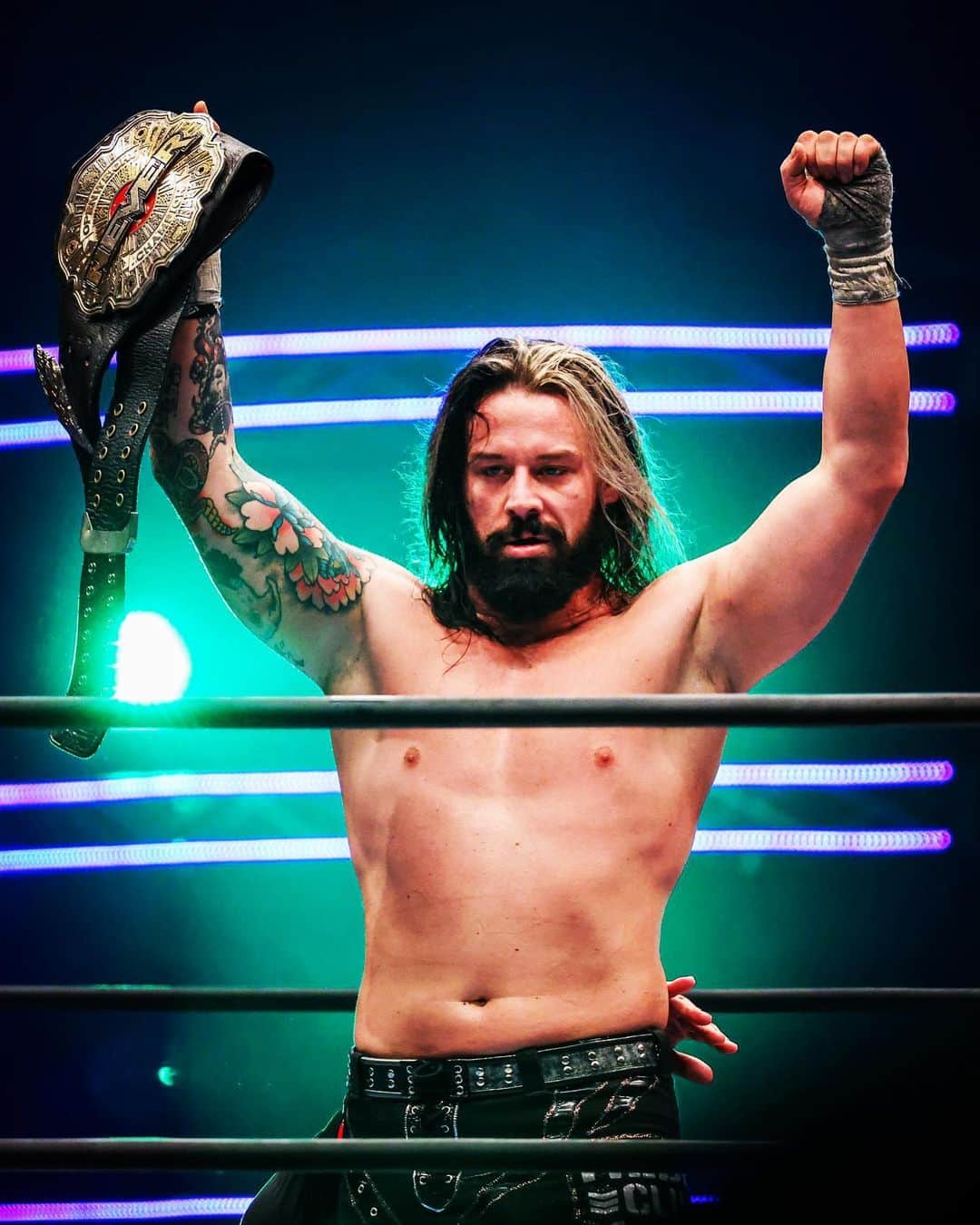 のインスタグラム：「CHAMP • #njpw #bulletclub #therebel #njpwstrong」