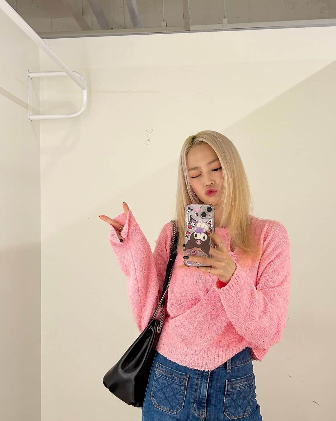 チャン・イェウンのインスタグラム：「눈 떠」