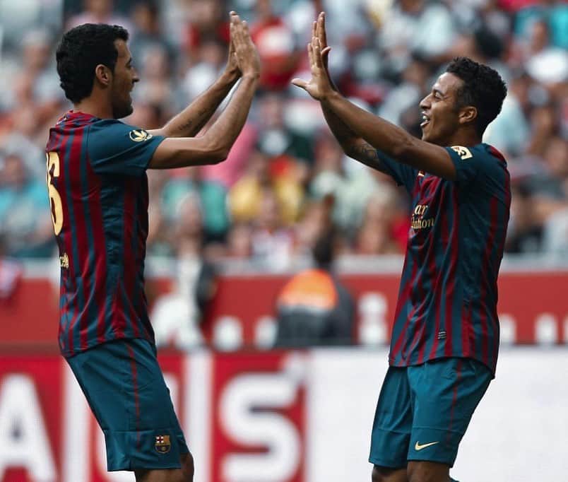ティアゴ・アルカンタラのインスタグラム：「Busi. Sergio.  🎩 🙌🏽」