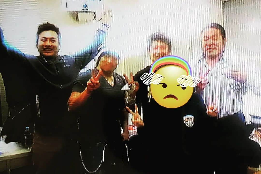 金本浩二さんのインスタグラム写真 - (金本浩二Instagram)「これは懐かしい⁡仲の良い集まりだ‼️⁡ ⁡左から、井上亘  田中稔  金本浩二  中西学  シールは一般人⁡ ⁡また集まりたいよな～🤗✨⁡ ⁡」5月11日 2時14分 - koji_kanemoto