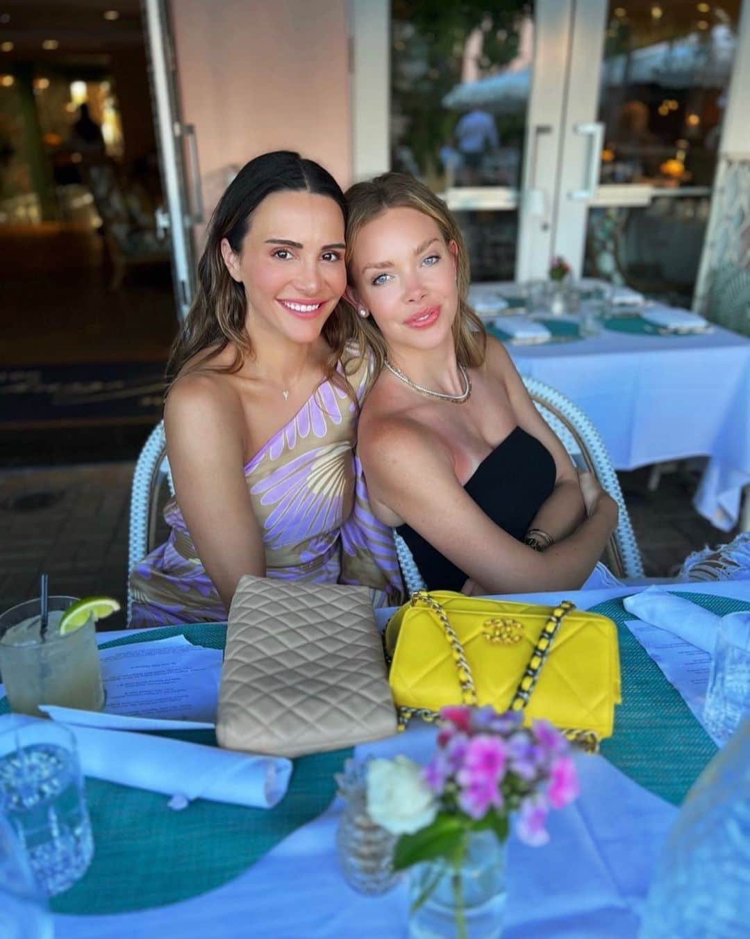 アンディ・ドーフマンさんのインスタグラム写真 - (アンディ・ドーフマンInstagram)「Last but not least, another mini bachelorette with my soul sister @kellytravisty 💕 We’ve been through it all together, love, death, new life and now love again! Love you to the moon - now let’s make our way down the aisle! 👰🏻‍♀️ 💃🏻」5月11日 2時31分 - andidorfman