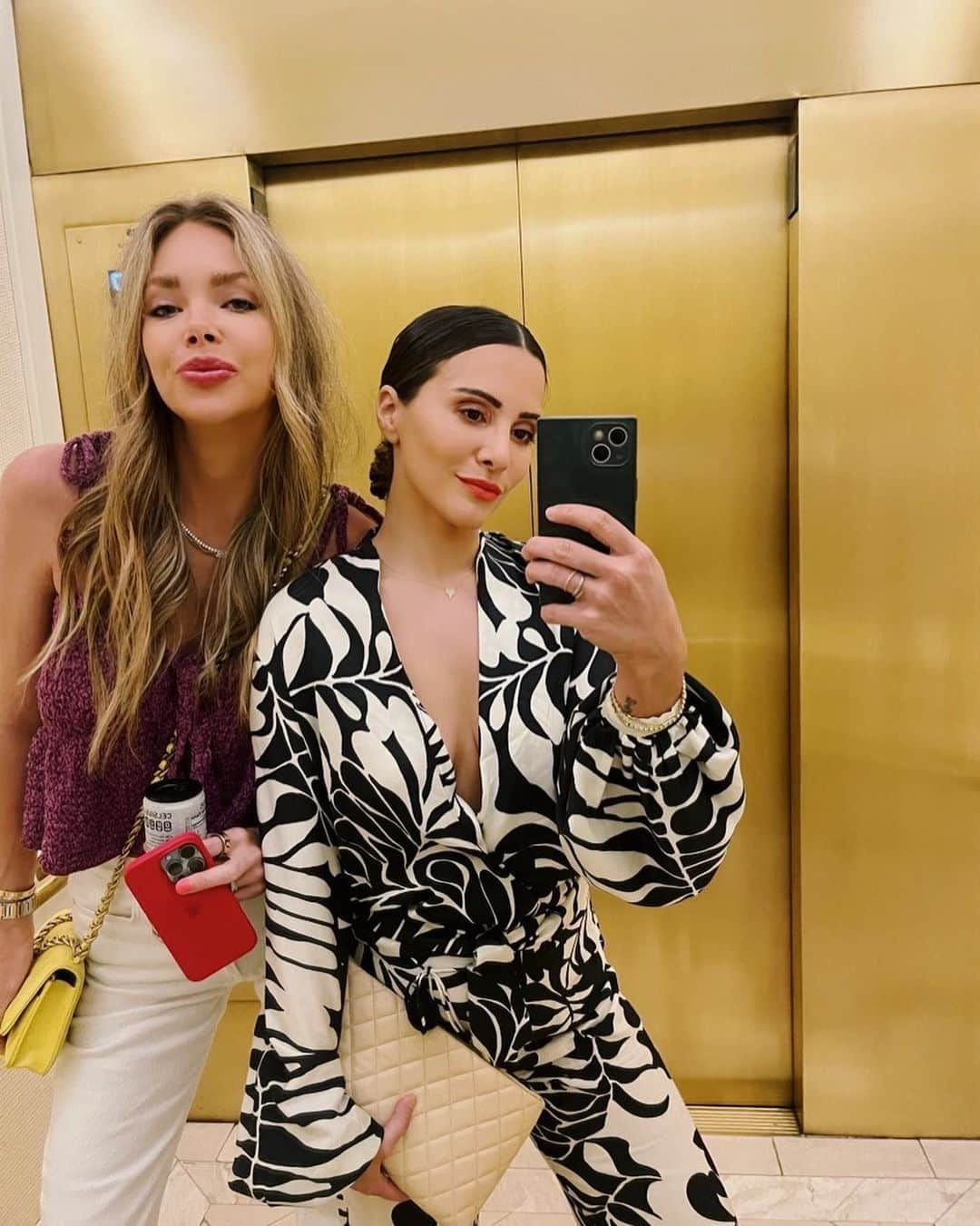 アンディ・ドーフマンさんのインスタグラム写真 - (アンディ・ドーフマンInstagram)「Last but not least, another mini bachelorette with my soul sister @kellytravisty 💕 We’ve been through it all together, love, death, new life and now love again! Love you to the moon - now let’s make our way down the aisle! 👰🏻‍♀️ 💃🏻」5月11日 2時31分 - andidorfman