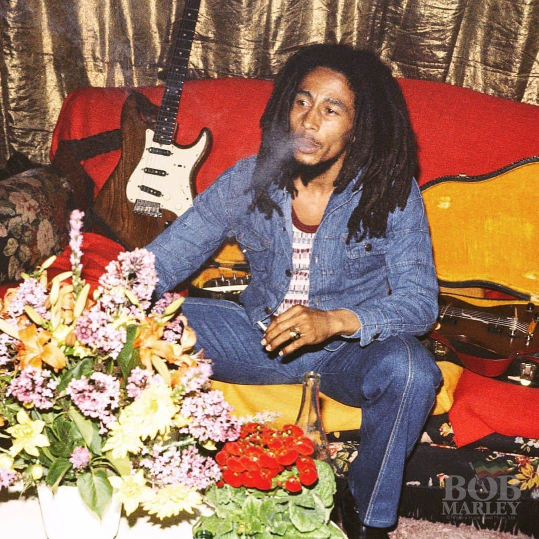 ボブ・マーリーさんのインスタグラム写真 - (ボブ・マーリーInstagram)「On 10 May 1977, Bob Marley & The Wailers kick off the #Exodus tour at the Pavillon de Paris in France! #todayinbobslife #bobmarley  📷s by @davidburnettfoto @dennismcevoymorris  ©️ Fifty-Six Hope Road Music Ltd.  📖 see more rare & unseen photos like these in our ‘Bob Marley: Portrait Of The Legend’ photo book at the link in story.  #paris #france #exodustour #1977 #reggae #musichistory #todayinhistory #rockhistory」5月11日 3時44分 - bobmarley