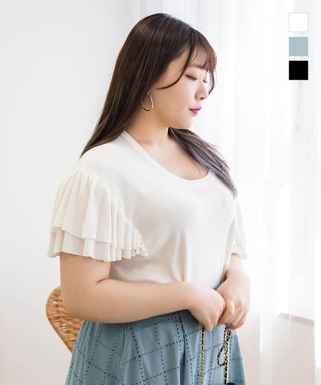 clette(クレット)さんのインスタグラム写真 - (clette(クレット)Instagram)「・NEW・  CLETTEオリジナルから新作アイテムが発売されました！👏 透け感のある袖がおしゃれなワンピースと、女性らしい雰囲気の袖フリルニット💋  是非ご覧ください。  ＿＿＿＿＿＿＿＿＿＿＿＿＿＿  ☑CLETTEオリジナル★袖布帛ニットワンピース b4a179010 color：black／navy  ☑CLETTEオリジナル★袖フリルニット b8a179017 color：black／offwhite／blue  ＿＿＿＿＿＿＿＿＿＿＿＿＿＿  CLETTEならではのこだわりが詰まったアイテム多数。 ▼プロフィールのリンクよりご覧ください。 @clette_official  #大きいサイズ #ぽっちゃりモデル #fashion #ブラウス #coordinate #clette #shopping #CLETTEオリジナル #カジュアルコーデ #おしゃれコーデ #ゆったりコーデ #クレット #ぽちゃコーデ　#ぽっちゃりコーデ #秋冬コーデ #人気コーディネート #トレンドコーデ #ラファコーデ　#夏コーデ　#春コーデ　#ワンピコーデ　#春ワンピ　#ぽっちゃり女子　#ぽっちゃりコーデ　#プラスサイズコーデ　#プラスサイズ　#細見えコーデ　#plussize　#大きいサイズ #着痩せコーデ #CLETTEコーデ 　#春ワンピースコーデ」5月11日 15時45分 - clette_official