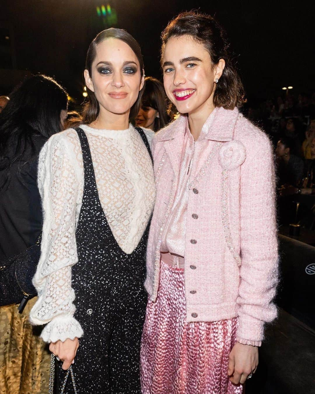 Just Jaredさんのインスタグラム写真 - (Just JaredInstagram)「Kristen Stewart, Riley Keough, Marion Cotillard, Margaret Qualley, Halsey, Paris Hilton, Tracee Ellis Ross, Leslie Mann, and Iris Apatow were among the MANY celebs at the Chanel Cruise show in L.A. More photos on JustJared.com right now. #Chanel #ChanelCruise Photos: Backgrid」5月11日 15時00分 - justjared