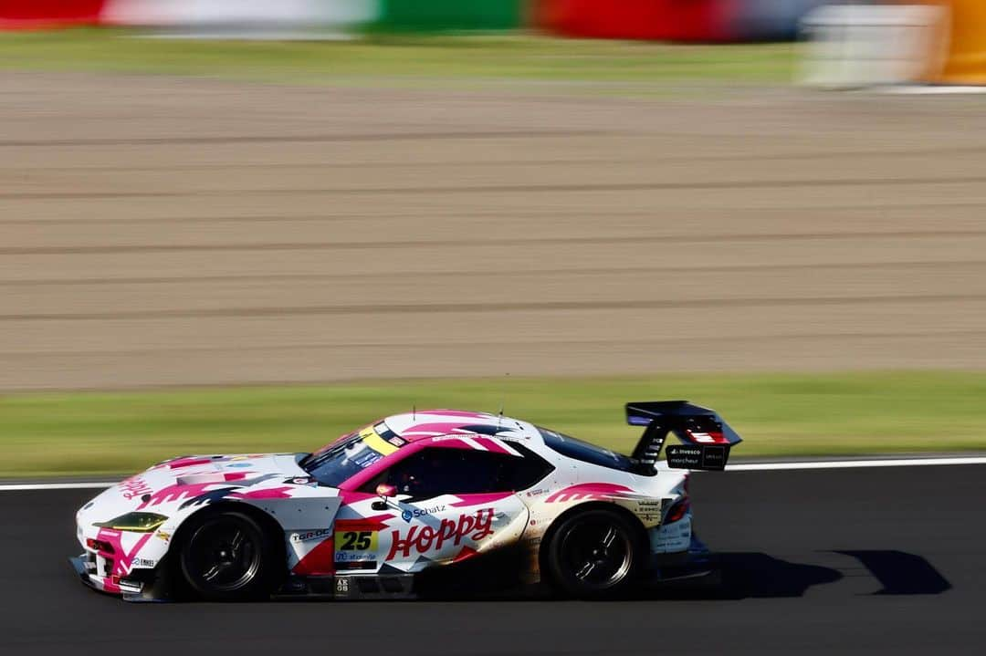 ピエール北川のインスタグラム：「📷 #SUPERGT  GT300 TESTDAY No.25 Hoppy Shatz GR Supra  and Takeshi Tsuchiya manager」