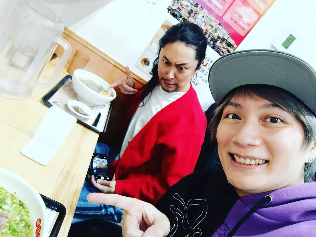 のインスタグラム：「#インスタおじさん飯  新感覚ラーメンでした！」